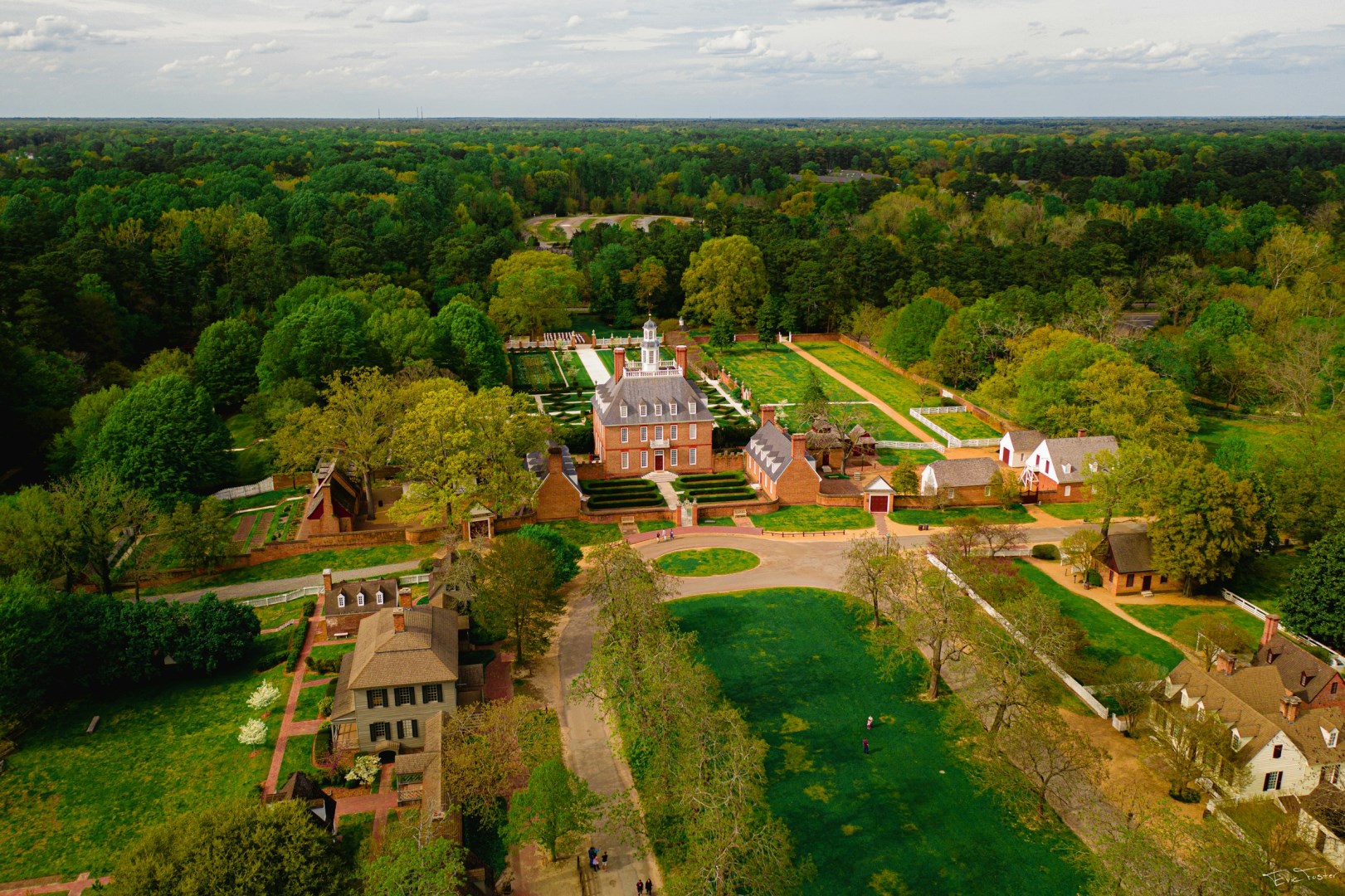 The Governors Palace - Photo Credit: Photo by Eric Foster on Unsplash