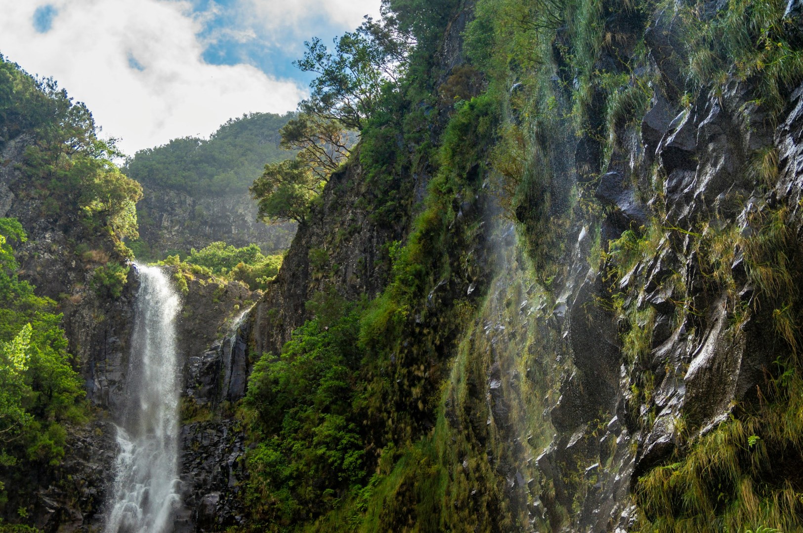 25 Fontes Falls - Photo Credit: Photo by Piotr Musioł on Unsplash