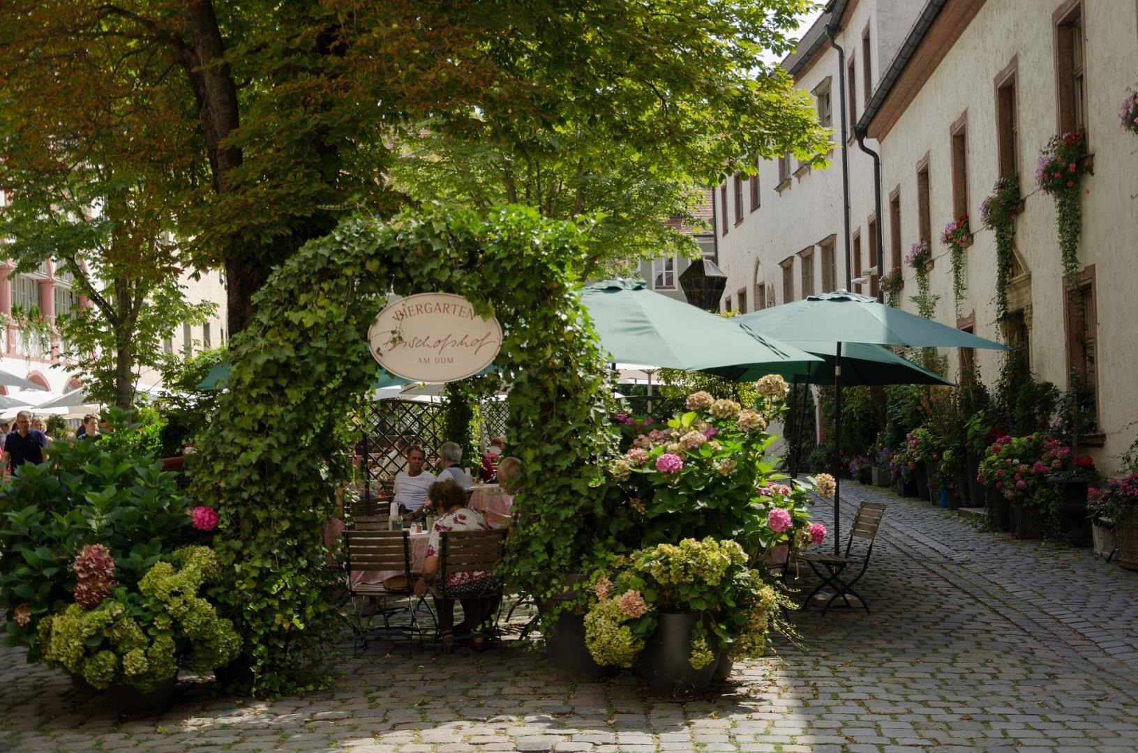 Regensburg Biergarten Regensburg Biergarten - Photo Credit: USA-Reiseblogger via Pixabay