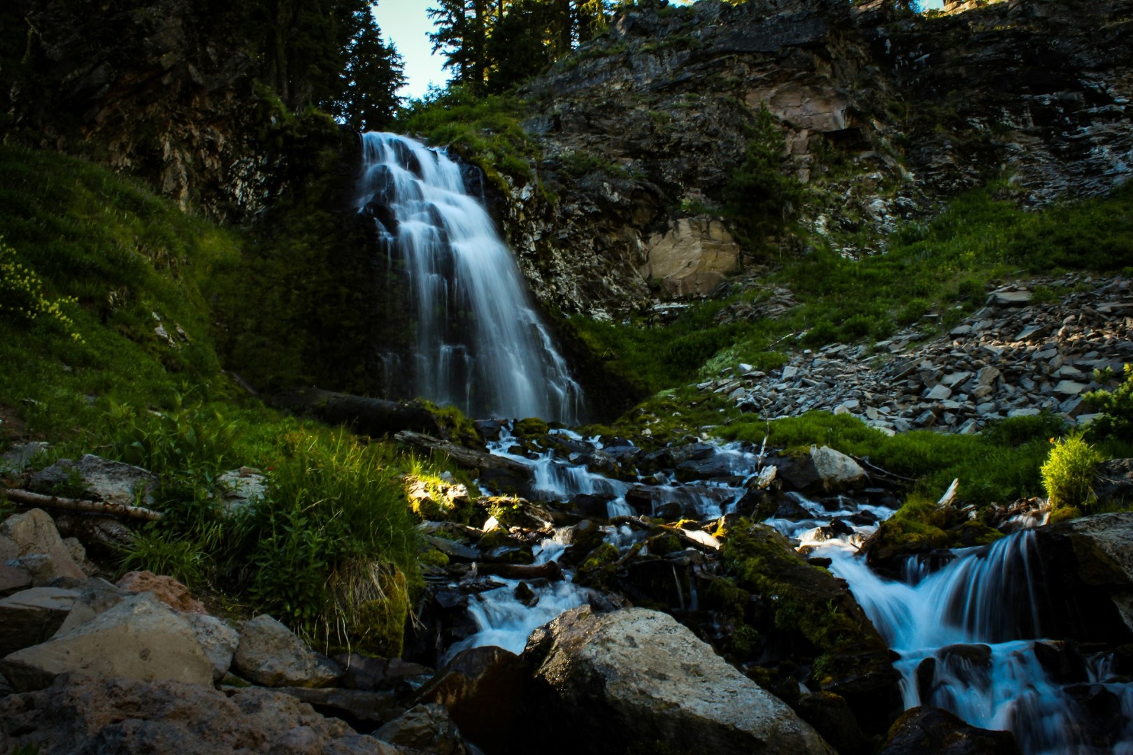 Plaikni Falls - Photo Credit: Photo by Chloe Leis on Unsplash