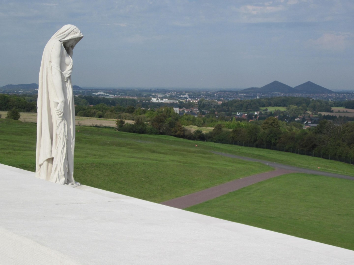 Canadian National Vimy Memorial - Photo Credit: Image by Guy Dugas from Pixabay