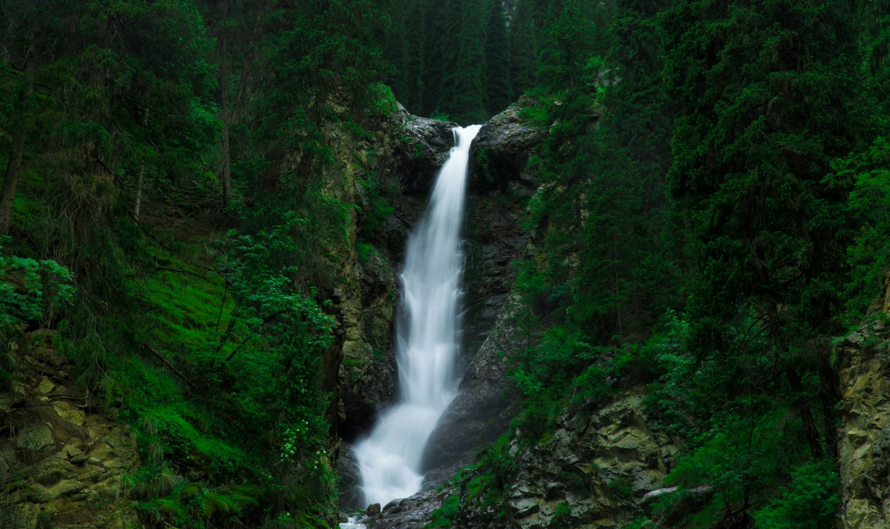 Barskoon Waterfall - Photo Credit: Photo by Yaroslav Maltsev on Unsplash