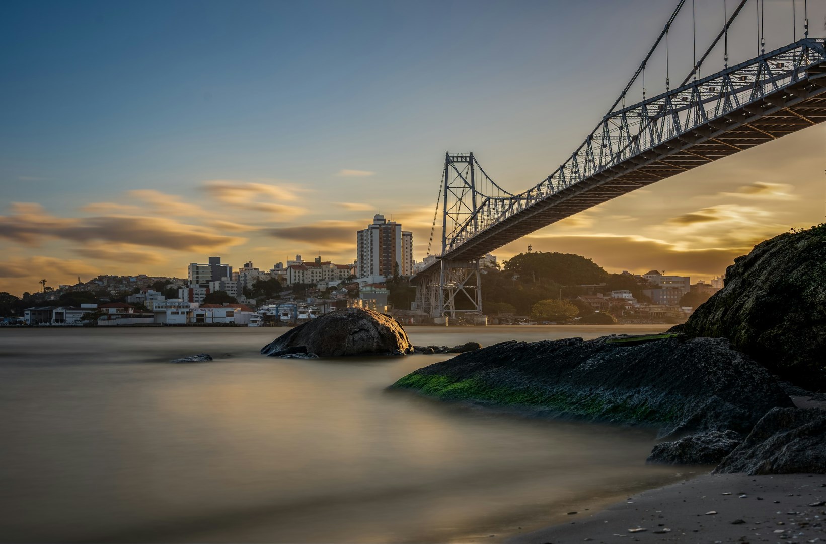 Hercilio Luz Bridge - Photo Credit: Photo by Edson Junior on Unsplash