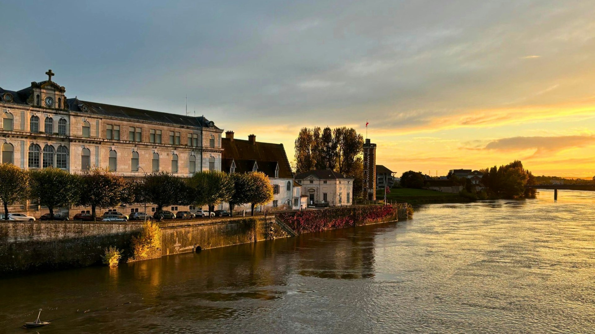 Pont Saint-Laurent - Photo Credit: Photo by Kévin Autin on Unsplash