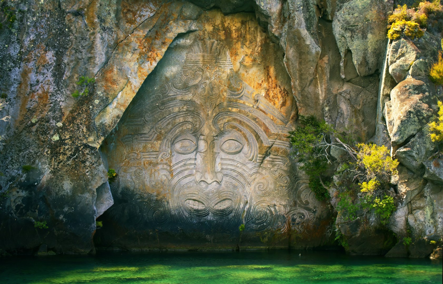 Ngātoroirangi Mine Bay Māori Rock Carvings - Photo Credit: Photo by Simon Hurry on Unsplash