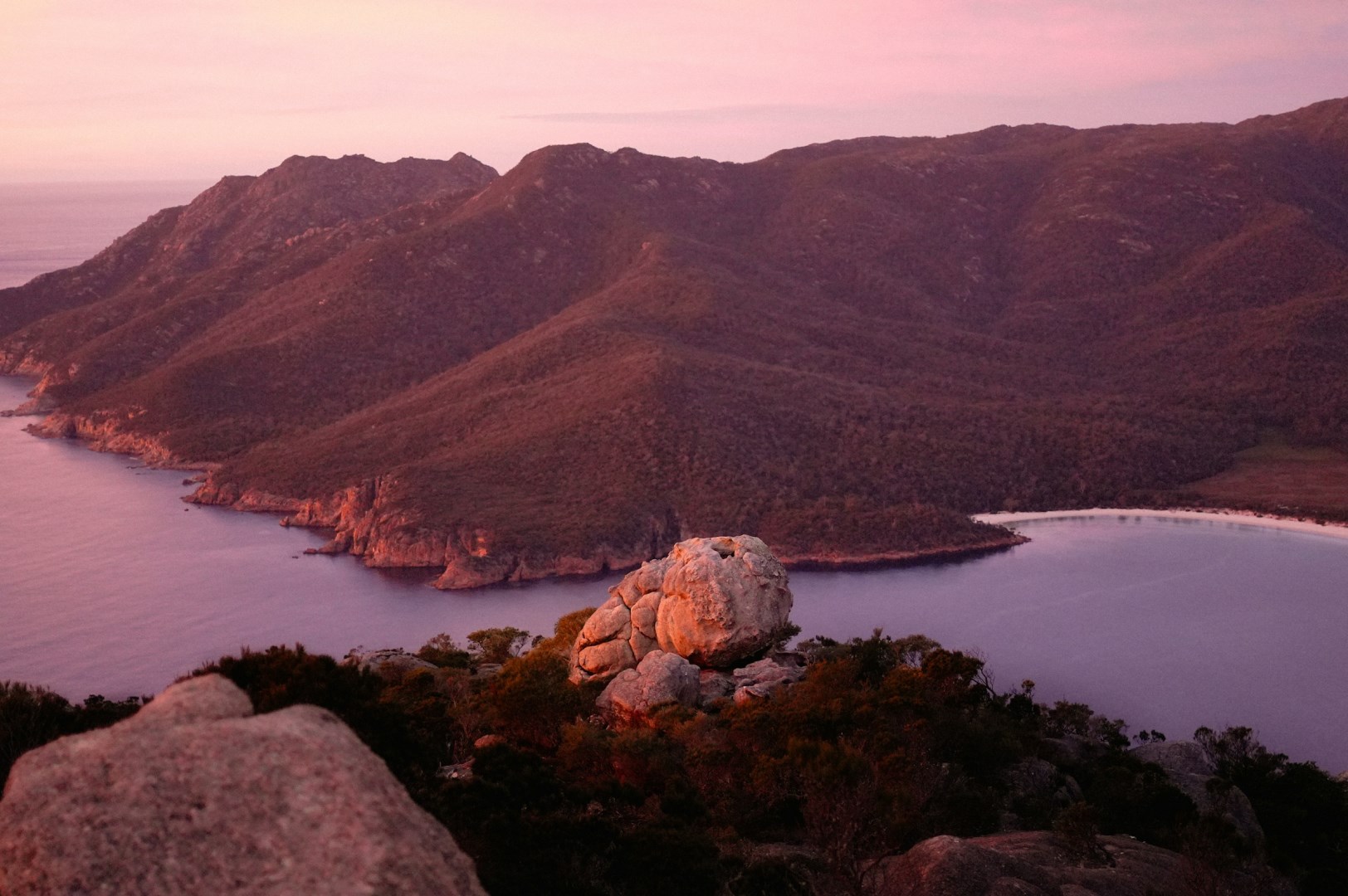 Mount Amos at sunrise - Photo Credit: Photo by Elly-Grace Rinaldis on Unsplash