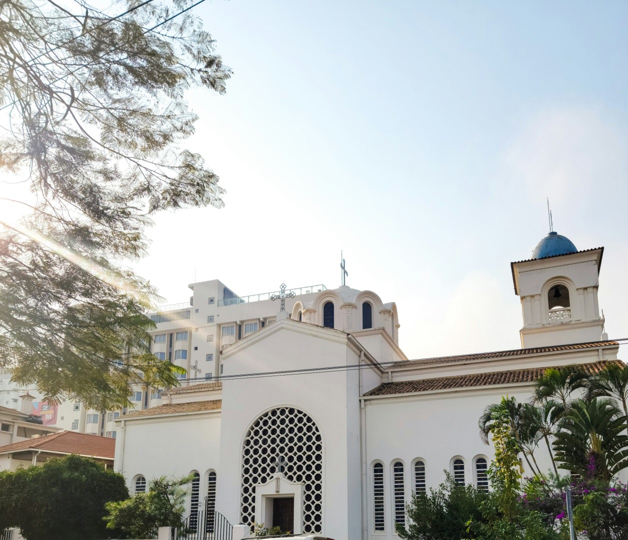 Igreja Ortodoxa Grega dos Arcanos - Photo Credit: Photo by Mister Paps on Unsplash