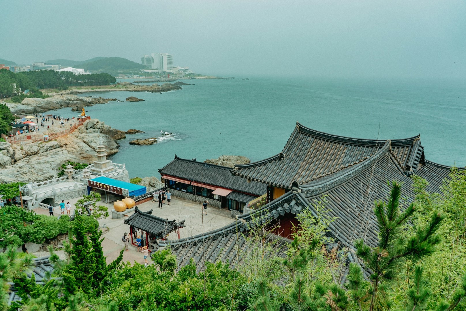 Haedong Yonggungsa - Photo Credit: Photo by Daniel Bernard on Unsplash