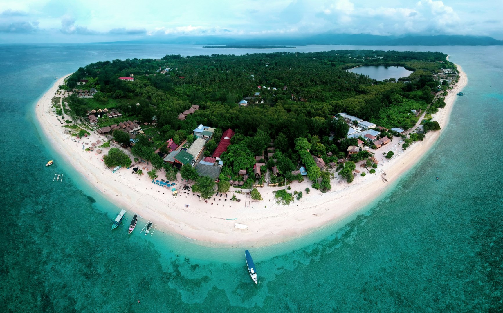 Gili Meno - Photo Credit: Photo by mtsjrdl on Unsplash