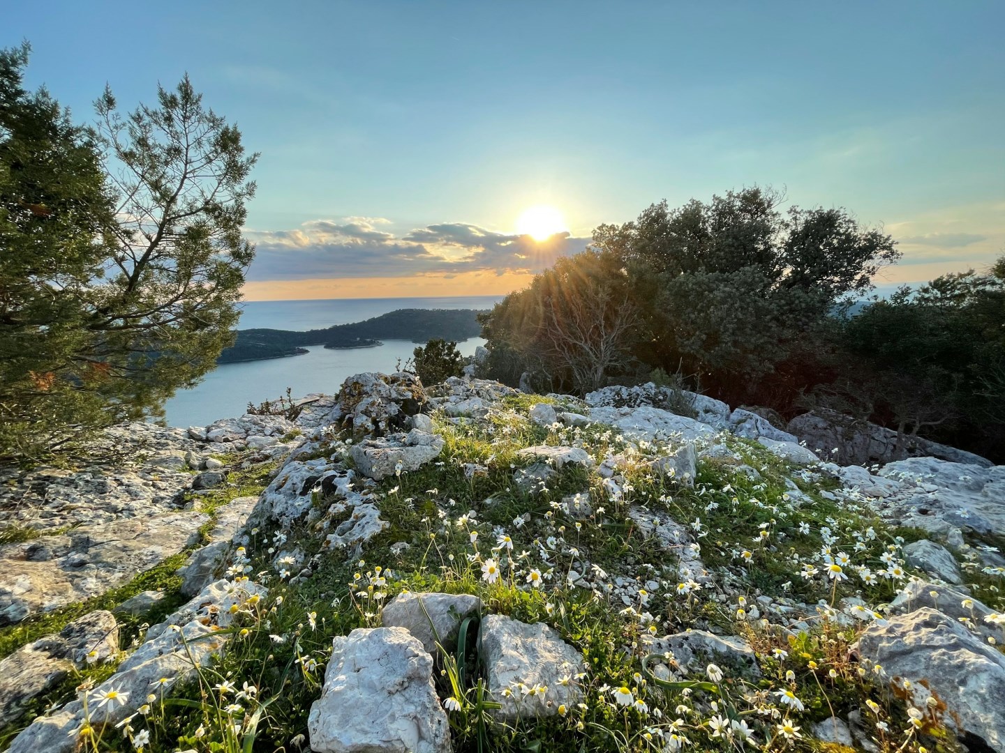 Veliki Gradac - Photo Credit: Photo by Aleksandar Vučin on Unsplash