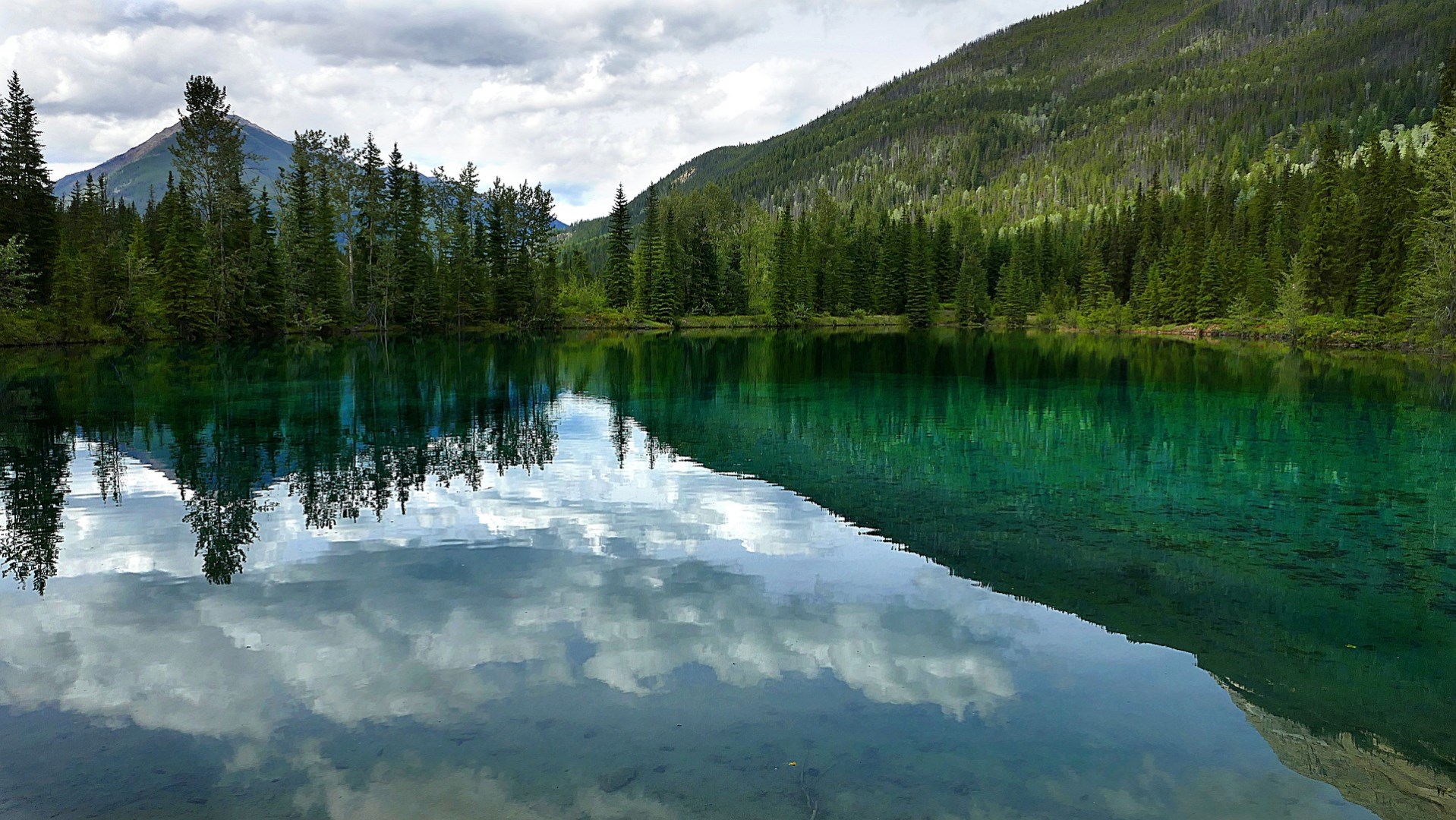Faeder lake, - Photo Credit: Image by Guy Dugas from Pixabay