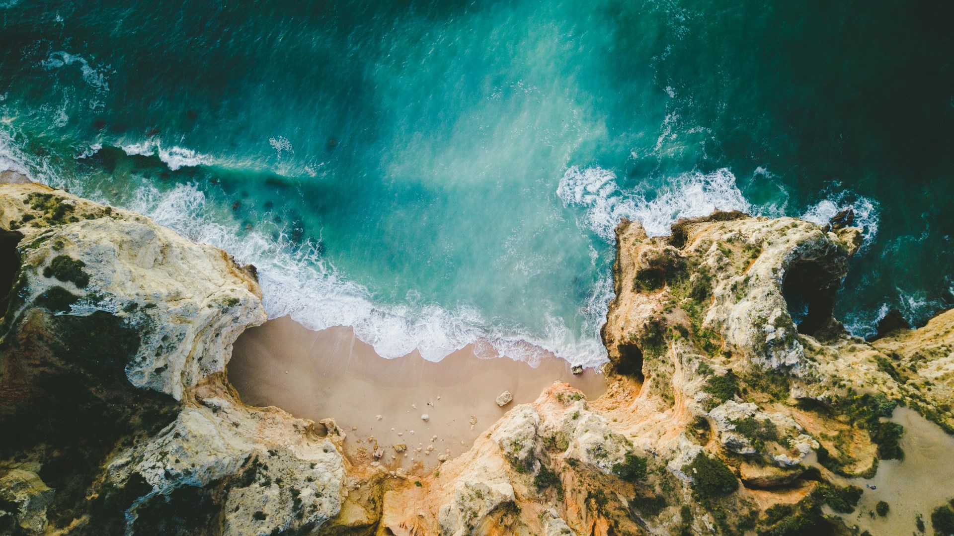 Praia da Balança - Photo Credit: Photo by Claudio Schwarz on Unsplash