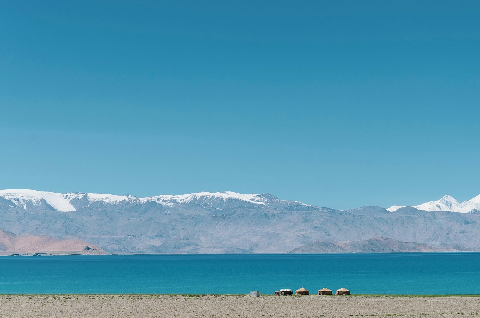 Karakul Lake