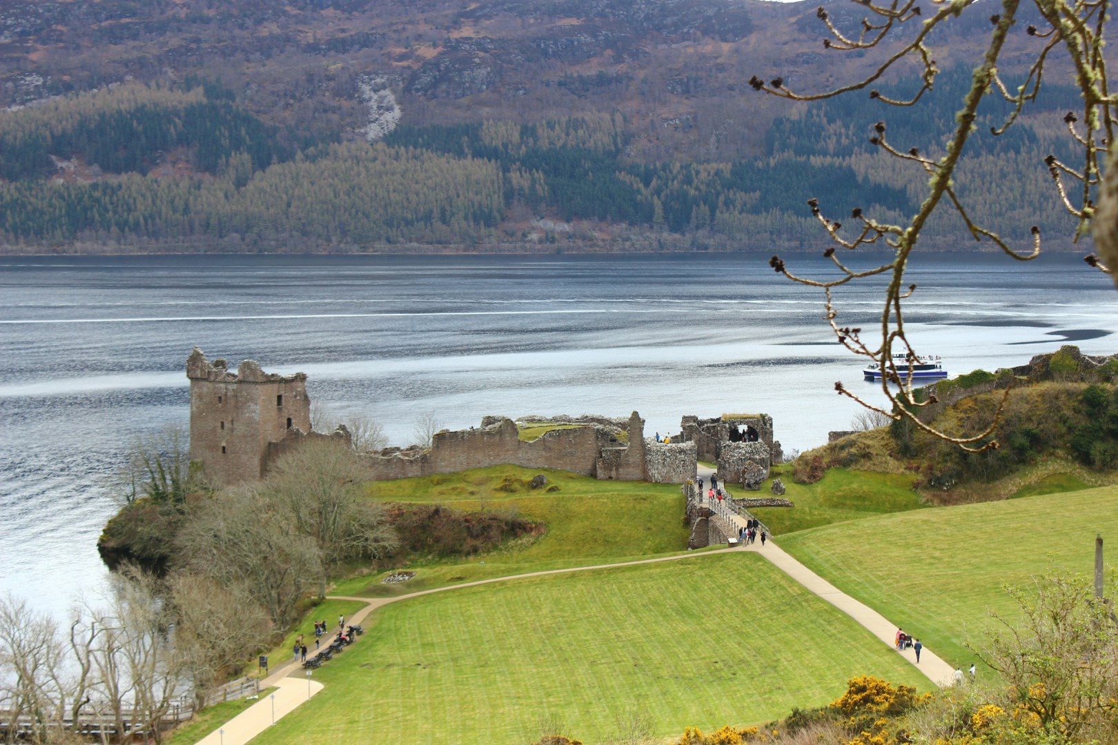 Urquhart Castle - Photo Credit: Photo by Lāsma Artmane on Unsplash