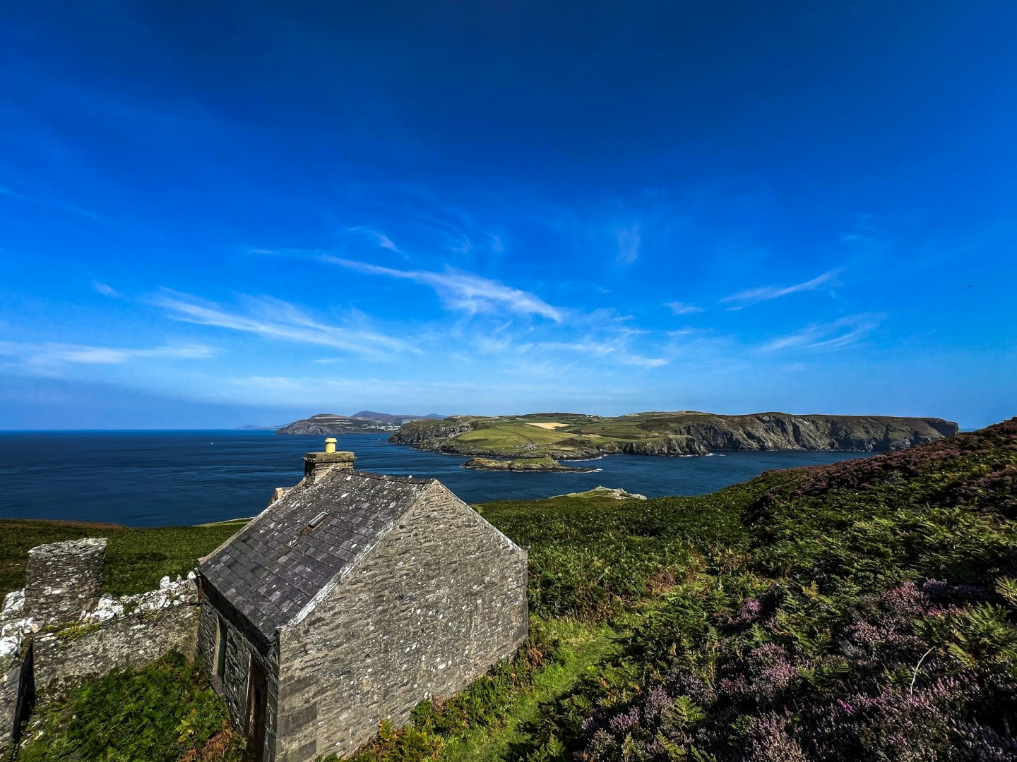  Photo Credit: Photo by James Qualtrough 🇮🇲 on Unsplash