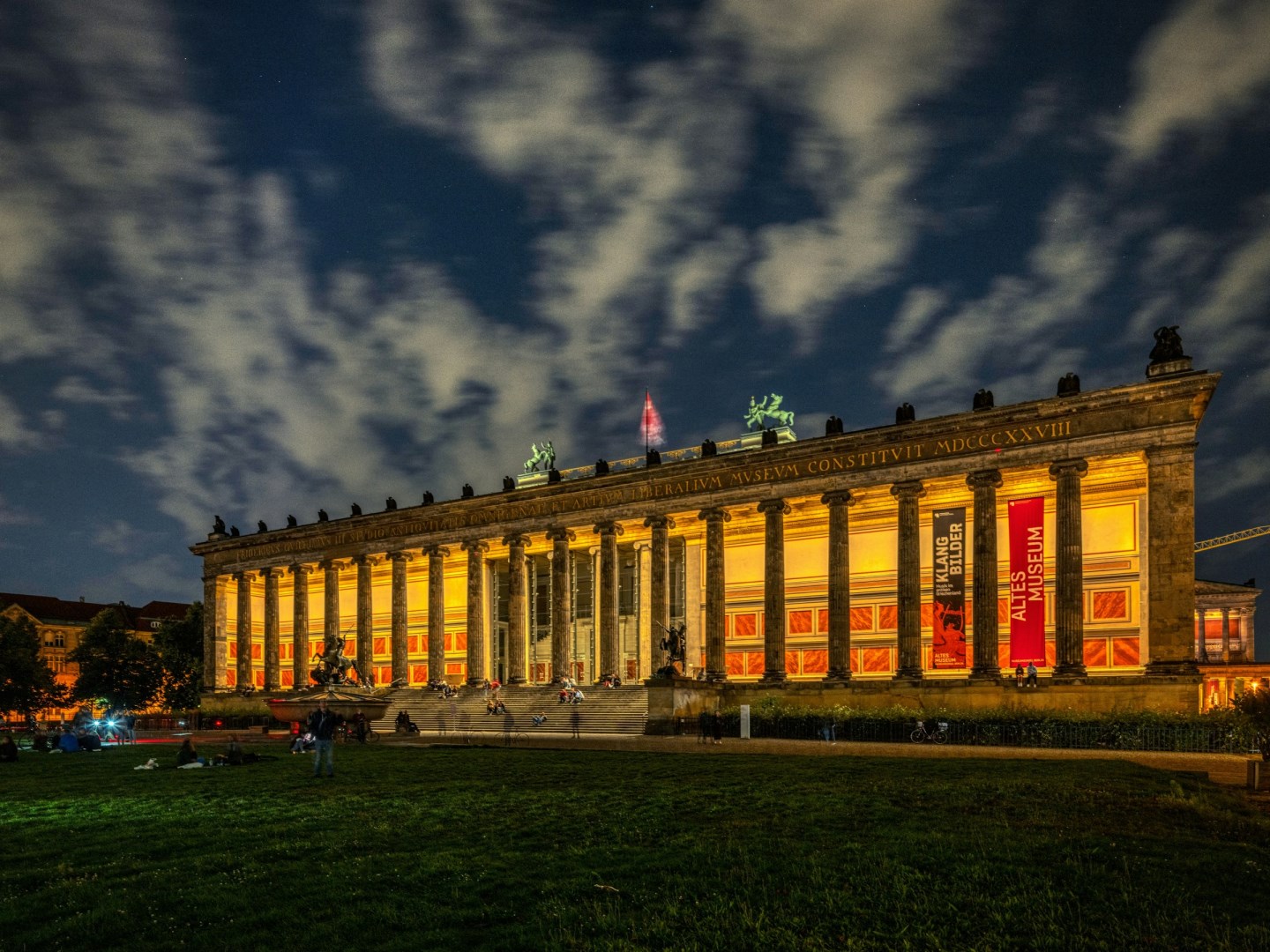 Neues Museum - Photo Credit: Photo by Michael Heise on Unsplash
