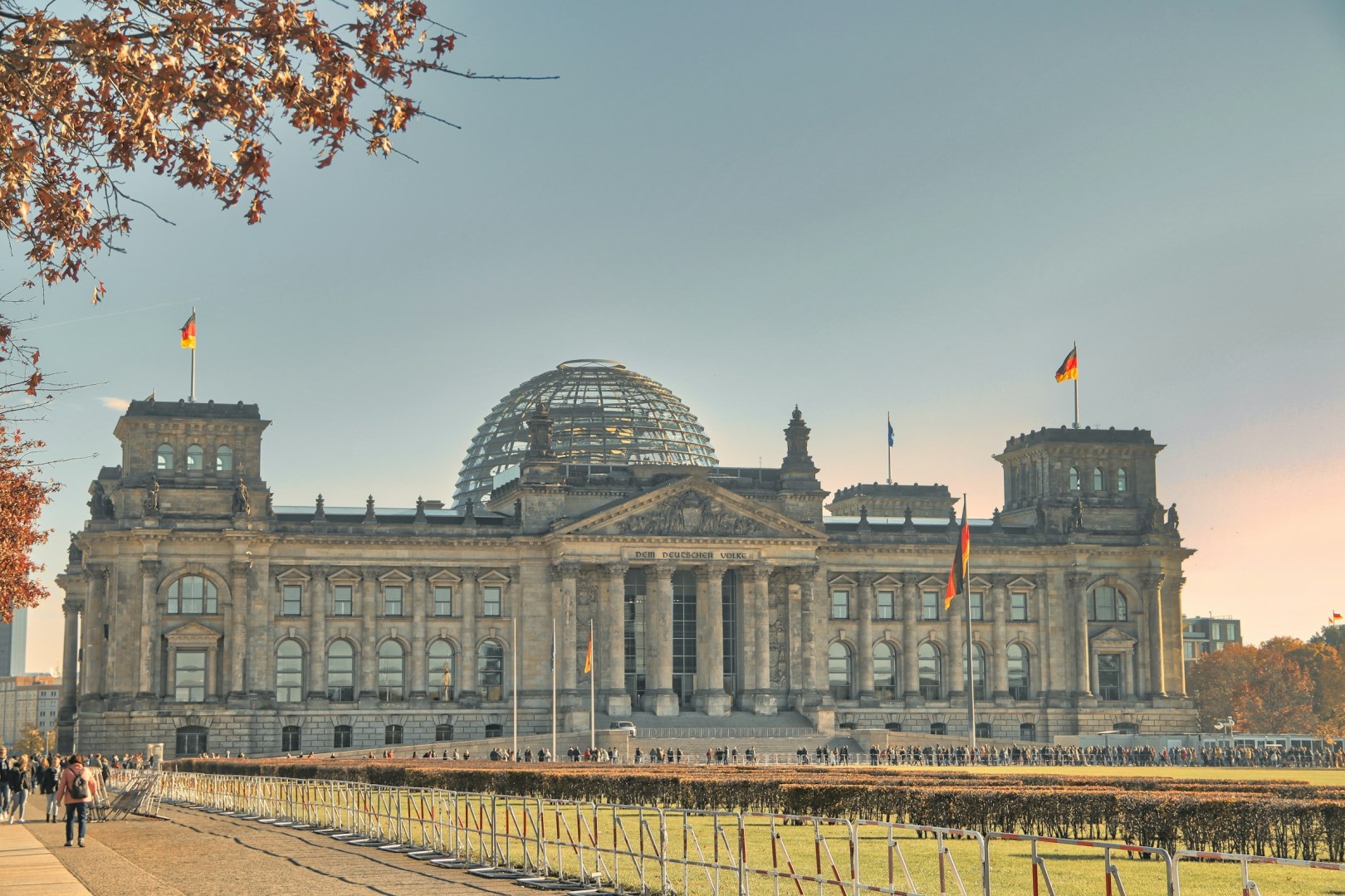 Bundestag, Platz der Republik - Photo Credit: Photo by detait on Unsplash