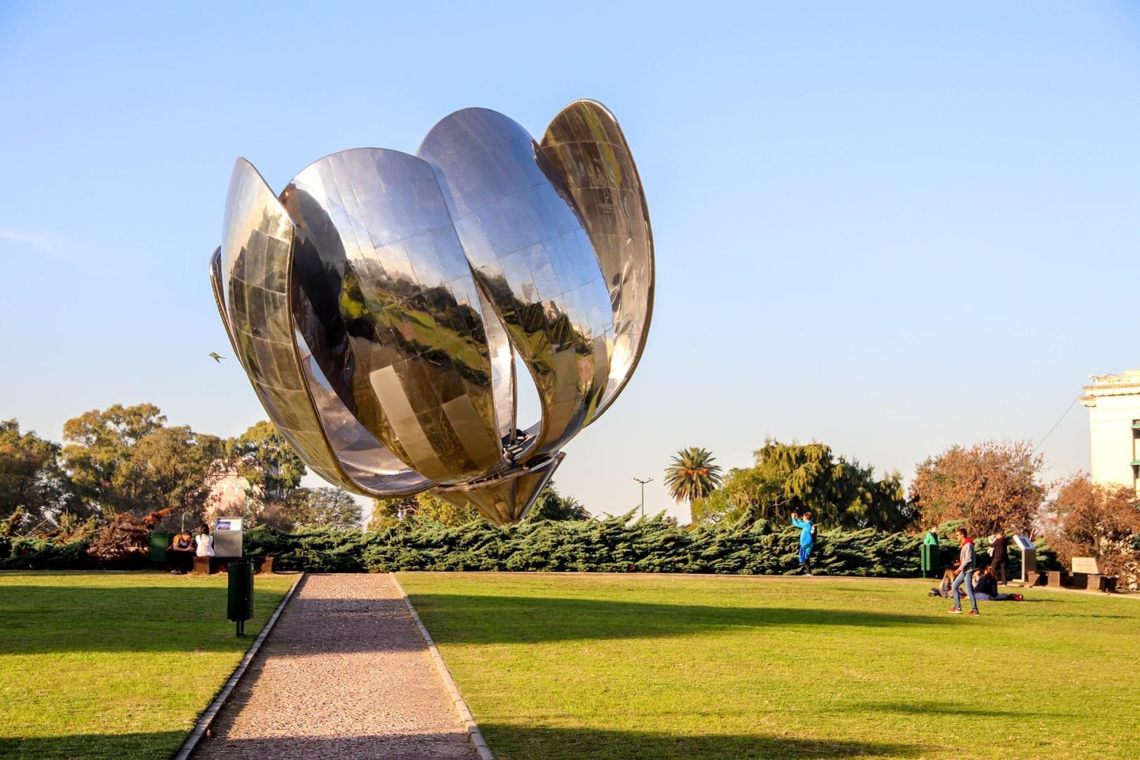 Floralis Generic Argentina Floralis Generic Argentina - Photo Credit: Luis X