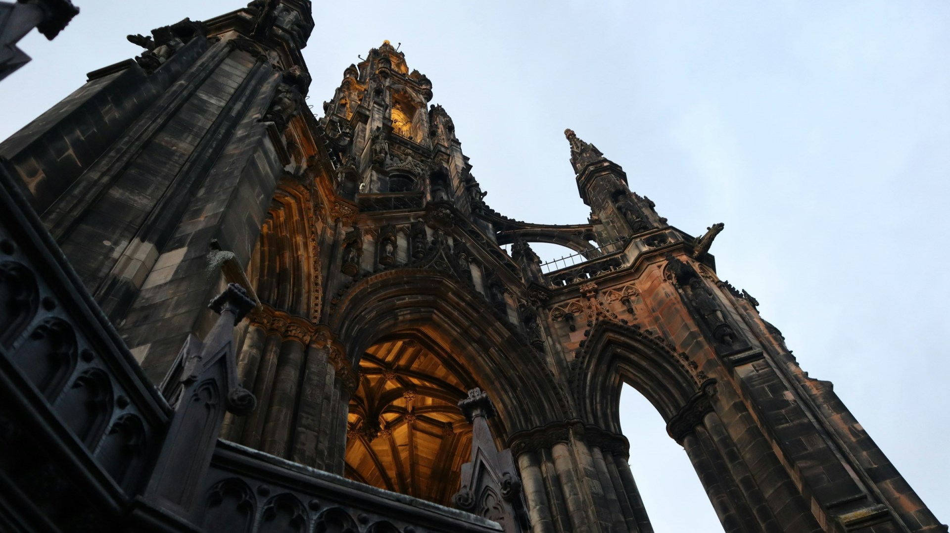Scott Monument - Photo Credit: Photo by Viola Kovács on Unsplash