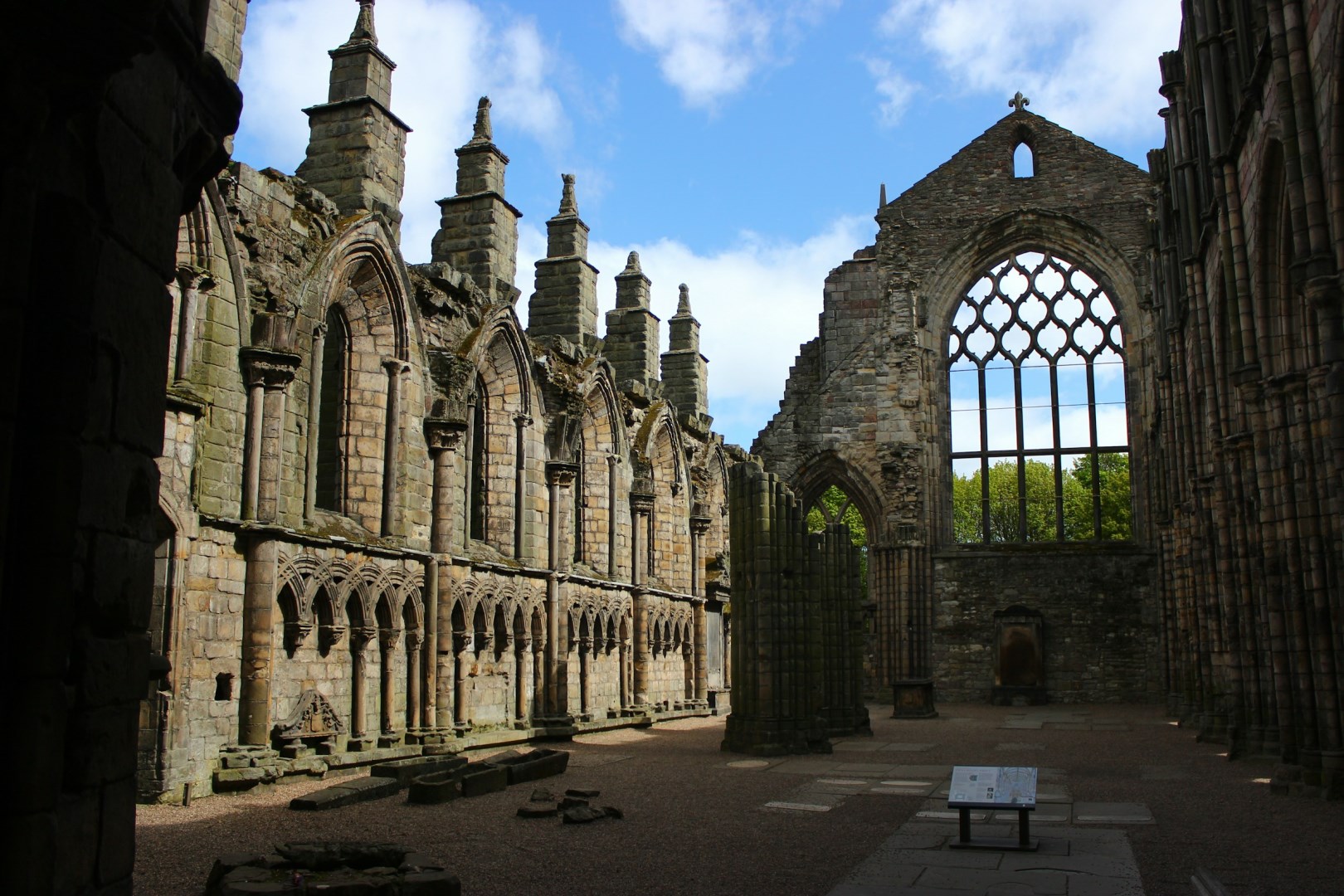Holyrood Palace - Photo Credit: Photo by Lāsma Artmane on Unsplash