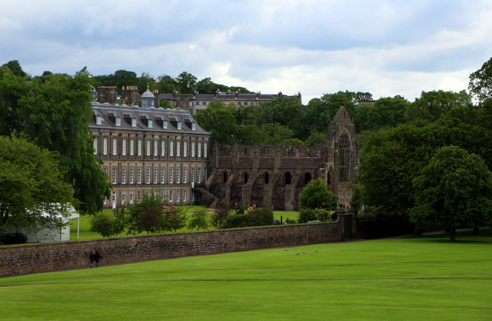 Holyrood palace - Photo Credit: Photo by Eleni Afiontzi on Unsplash