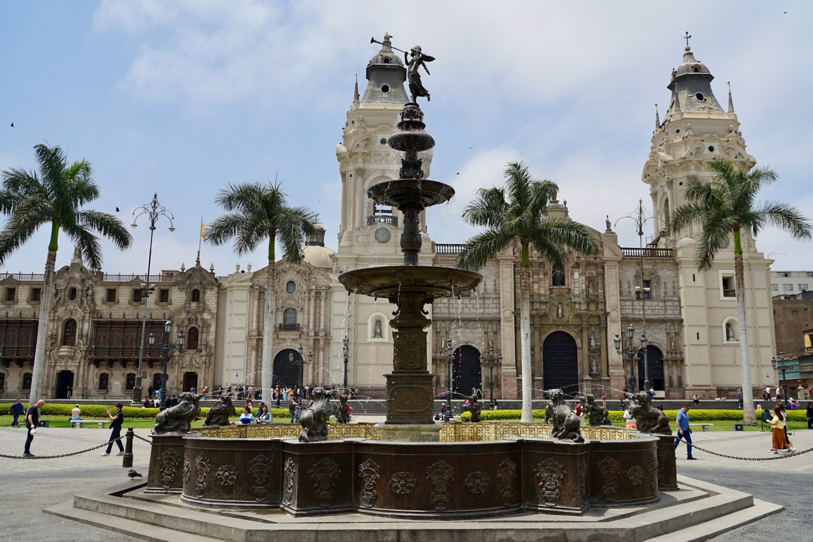 Plaza De Armas - Photo Credit: Photo by Mark Kuiper on Unsplash