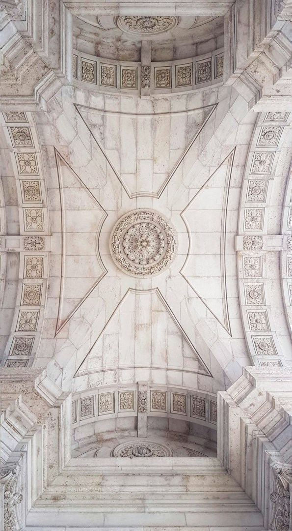 Praça do Comércio - Photo Credit: Photo by Alvaro Braga on Unsplash