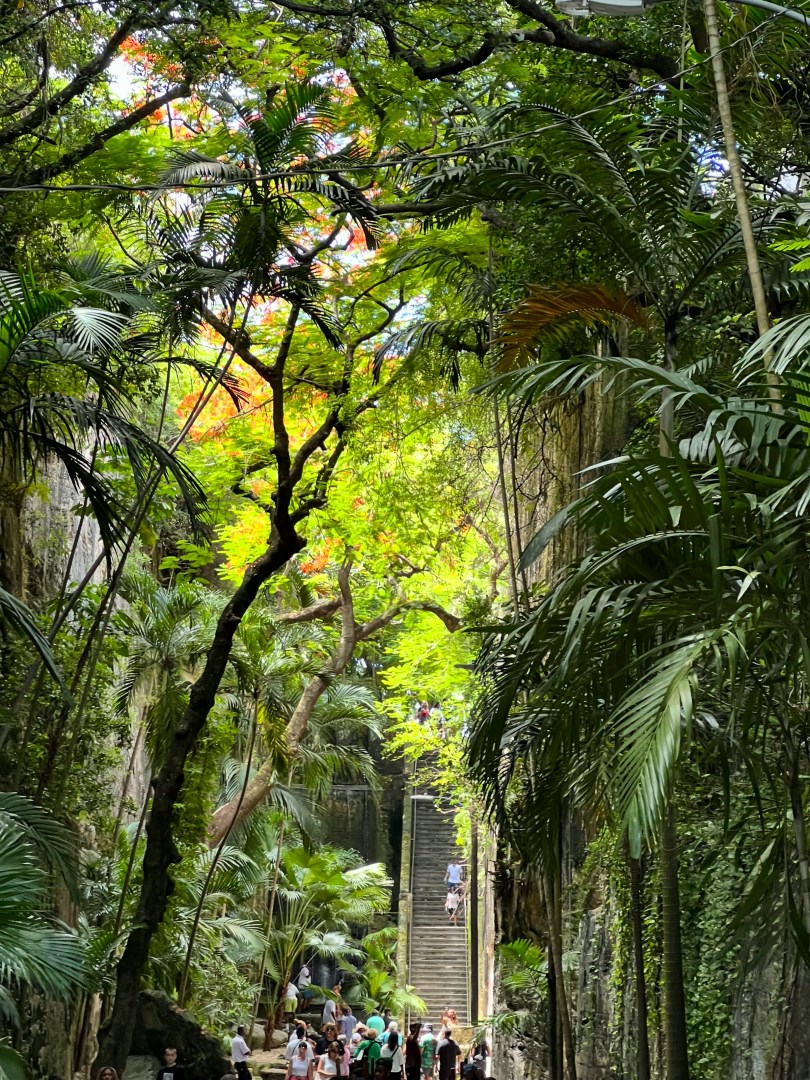 Queen's Staircase - Photo Credit: Photo by Miguel Ángel Sanz on Unsplash
