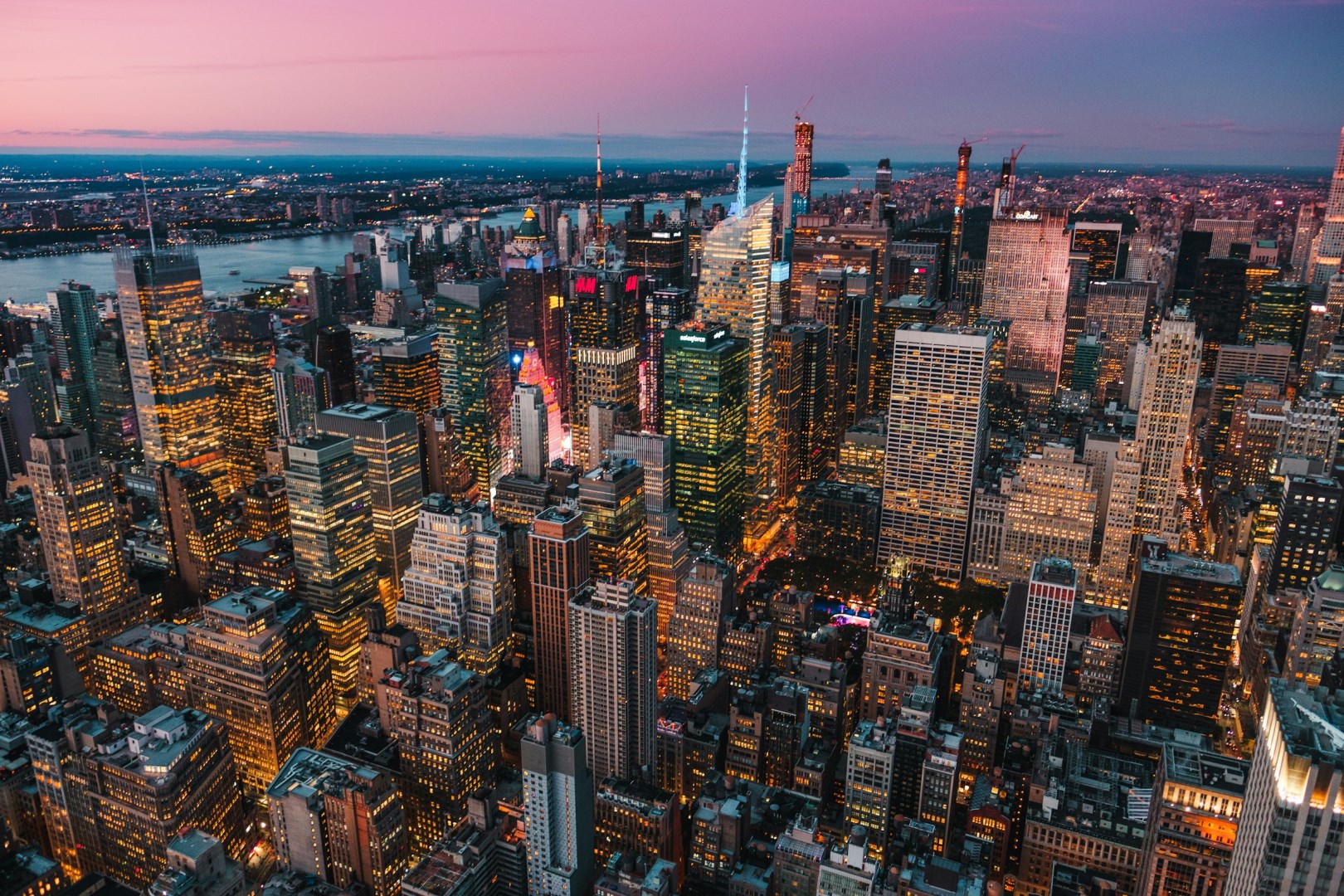 Manhattan Uptown Aerial View - Photo Credit: Photo by Jan Folwarczny on Unsplash