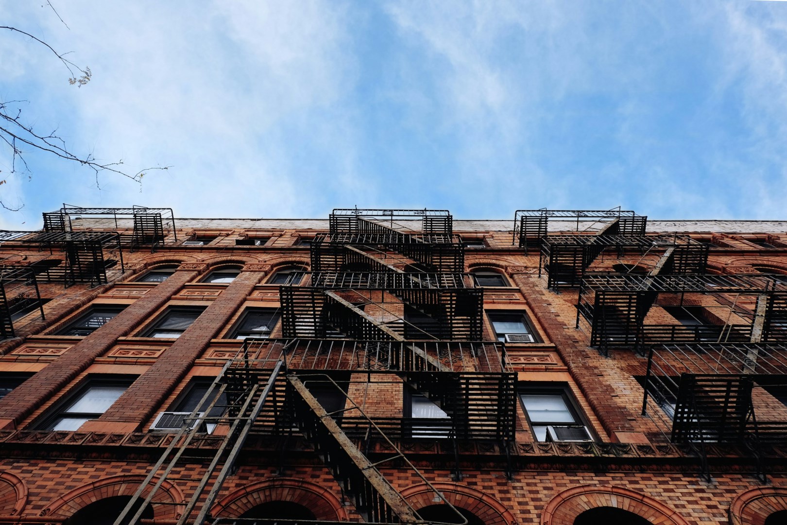 Williamsburg - Photo Credit: Photo by Daryan Shamkhali on Unsplash