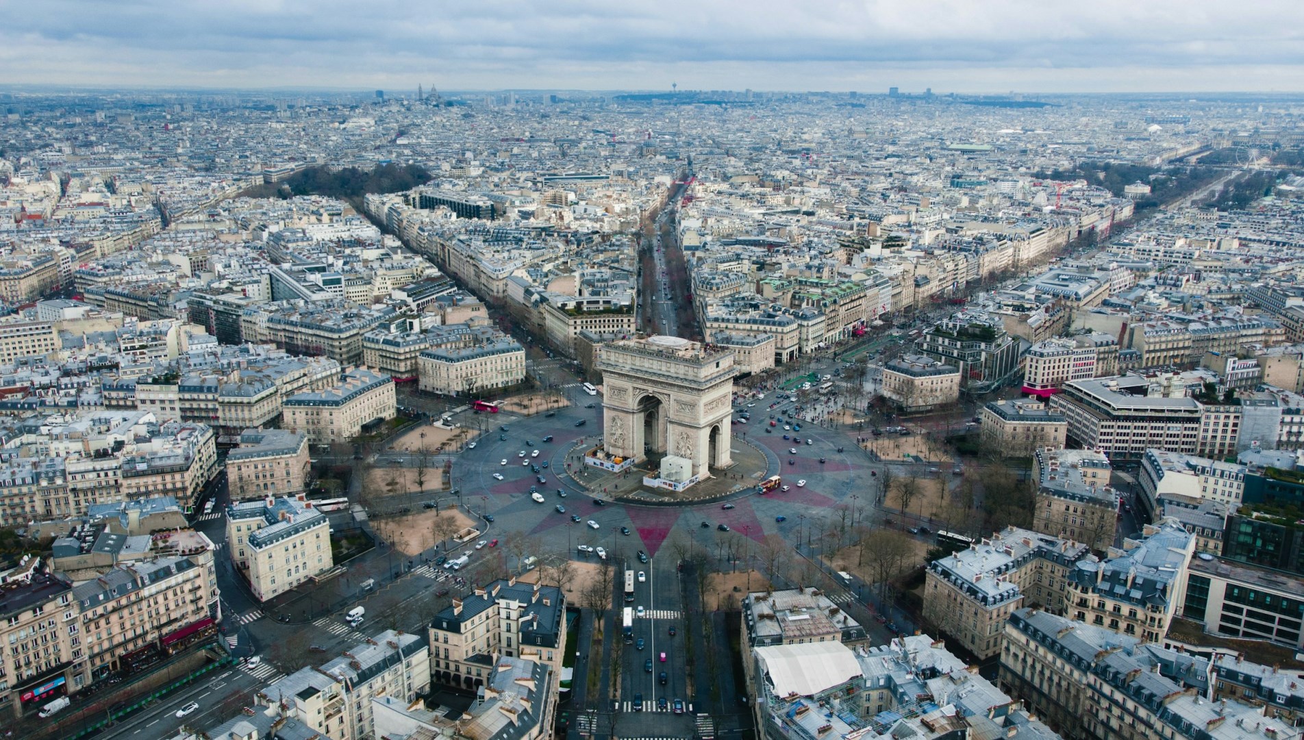 Arc de Triomphe - Photo Credit: Photo by Rodrigo Kugnharski on Unsplash