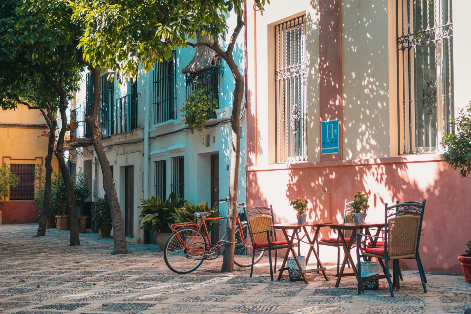 Santa Cruz, Seville - Photo Credit: Photo by Johan Mouchet on Unsplash