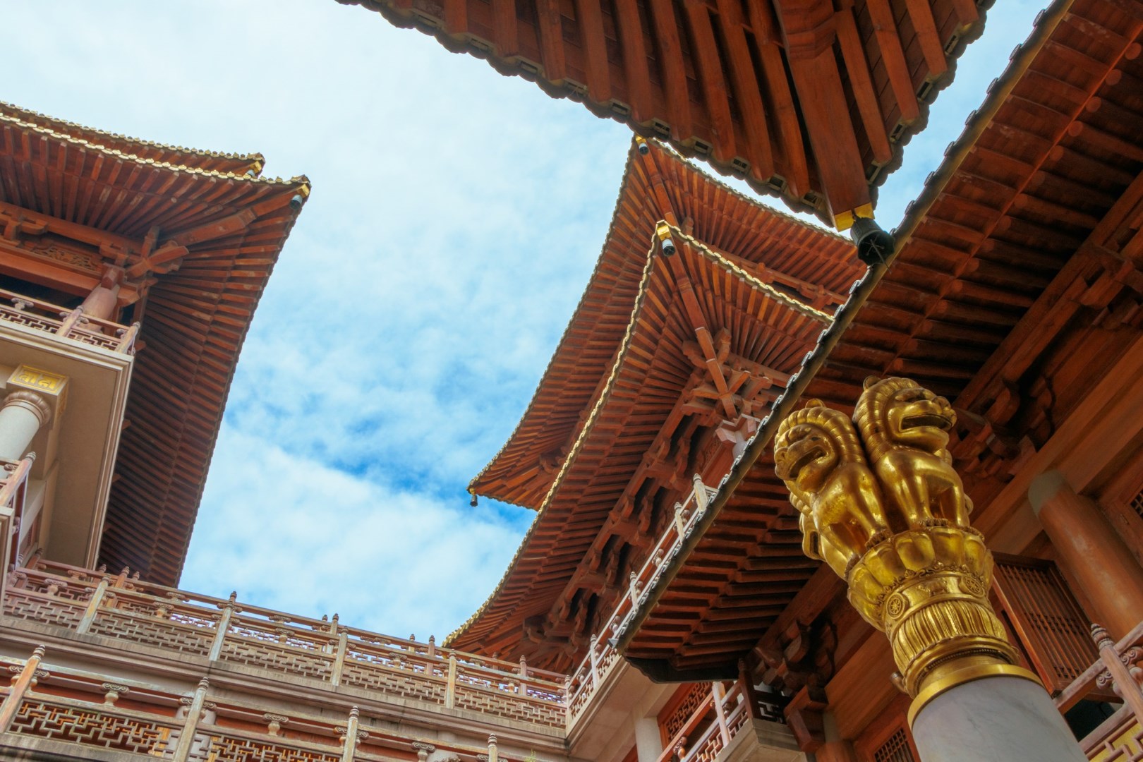 Jing'an Temple - Photo Credit: Photo by spenffffff on Unsplash