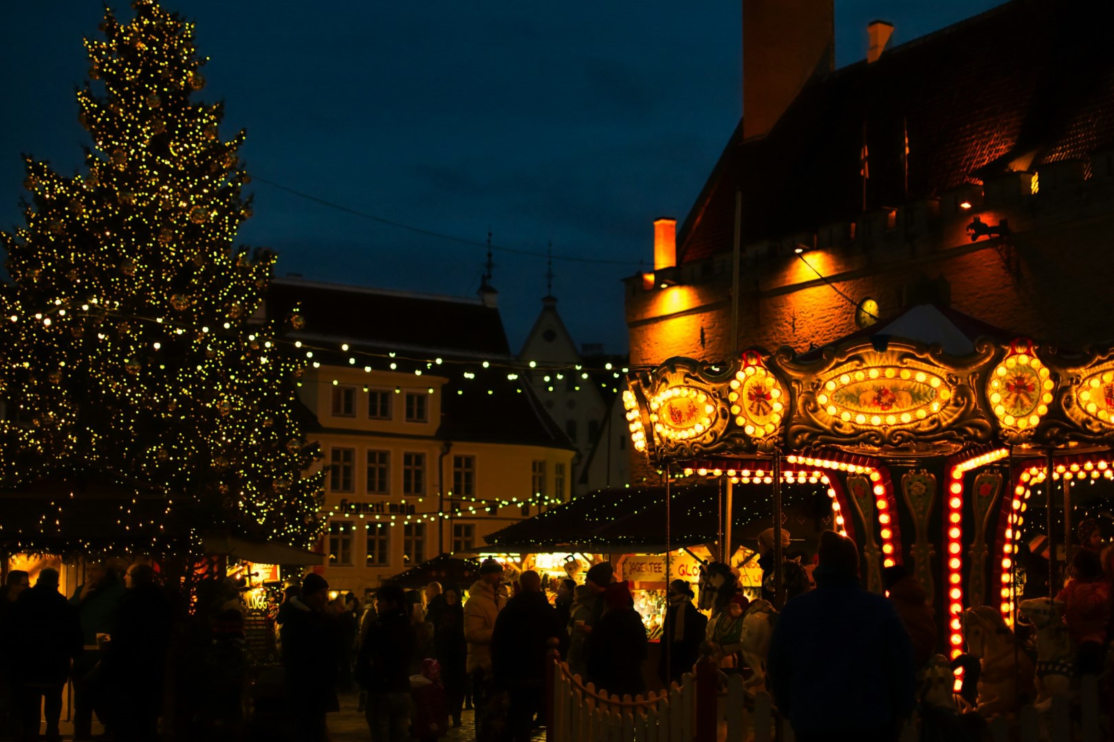 Christmas Market - Photo Credit: Photo by Vladyslav Melnyk on Unsplash