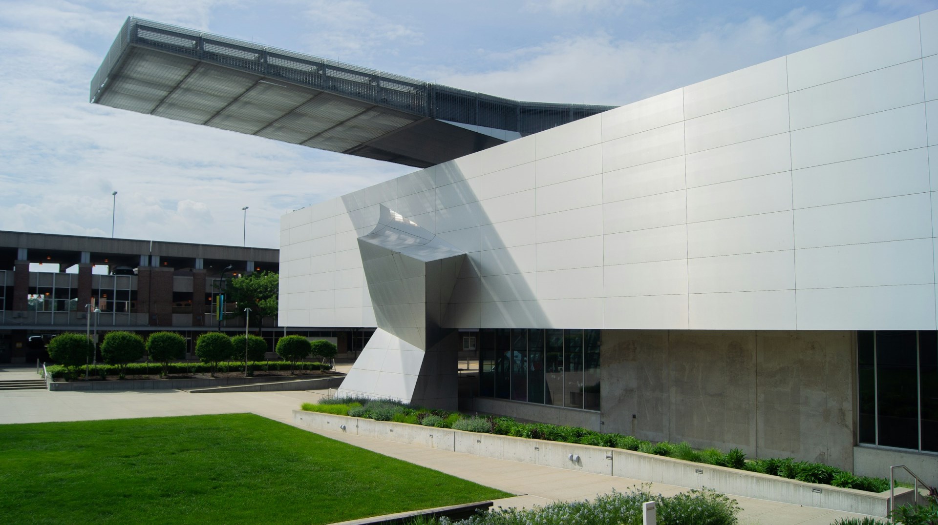 Akron Art Museum - Photo Credit: Photo by Michael Ameteku on Unsplash