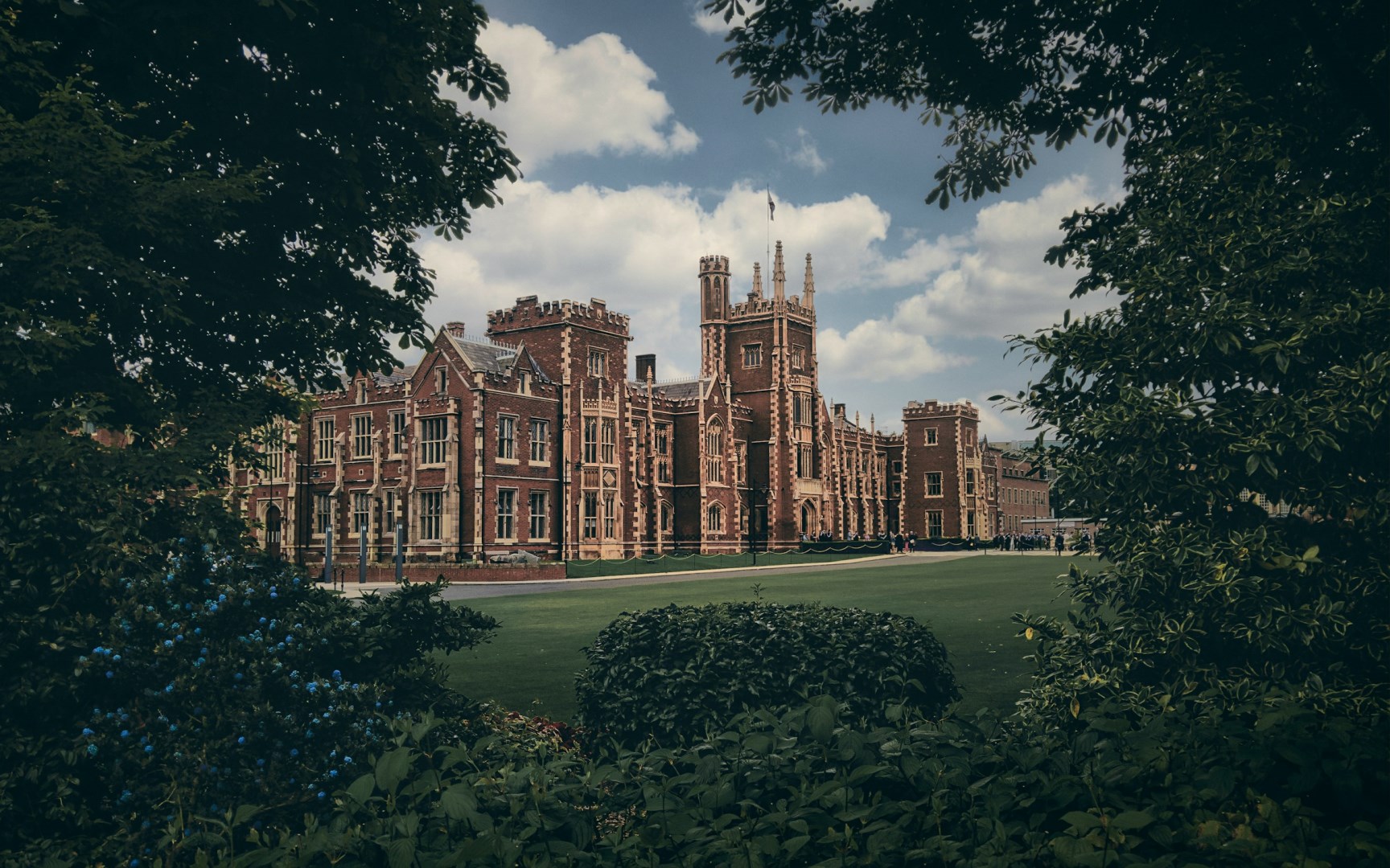 Charles Lanyon Building at Queen's University - Photo Credit: Photo by K. Mitch Hodge on Unsplash