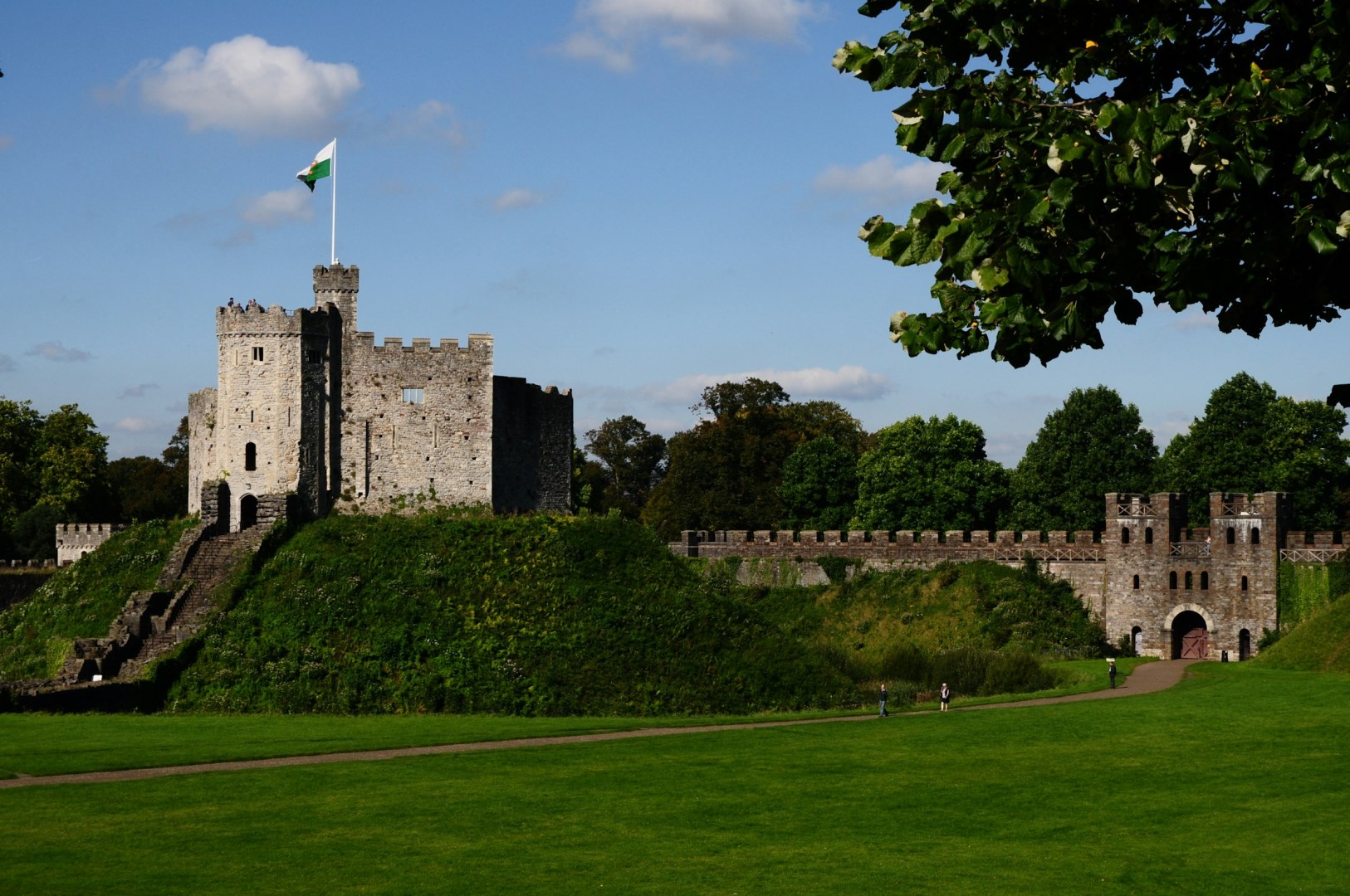 Cardiff Castle - Photo Credit: Photo by Charlie Seaman on Unsplash