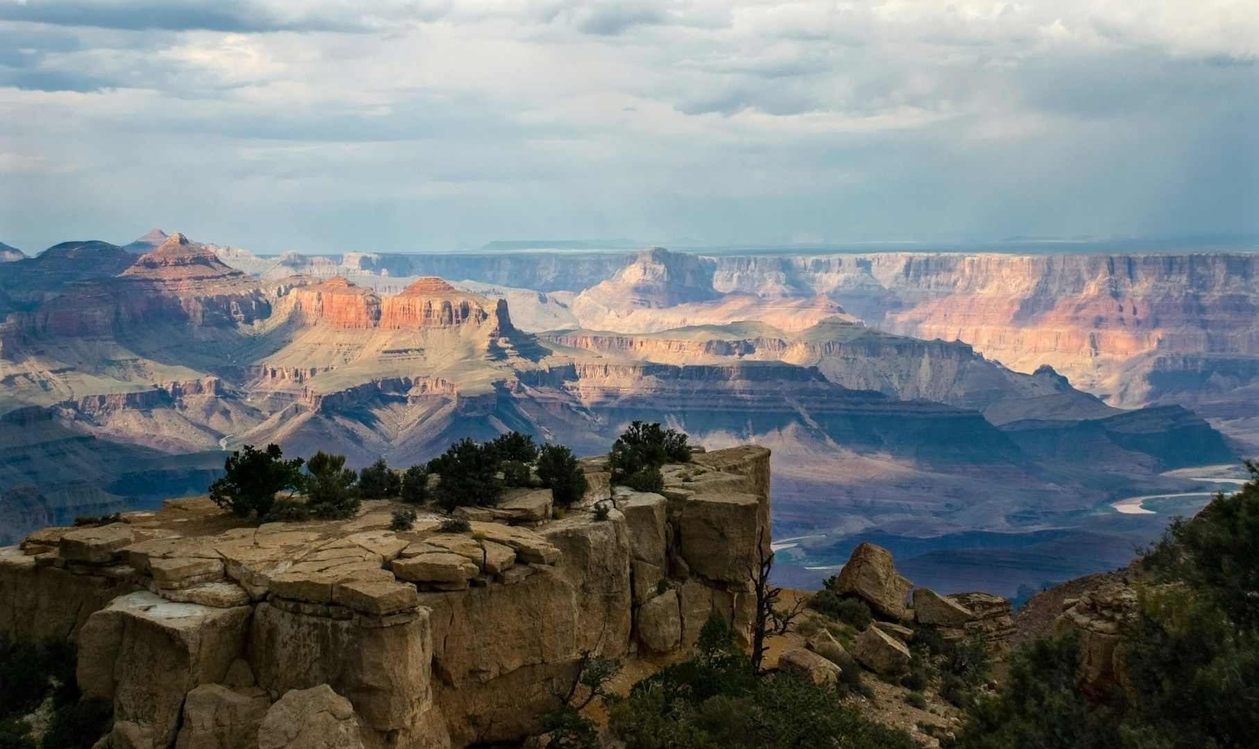 South Rim - Photo Credit: Photo by Christine Roy on Unsplash