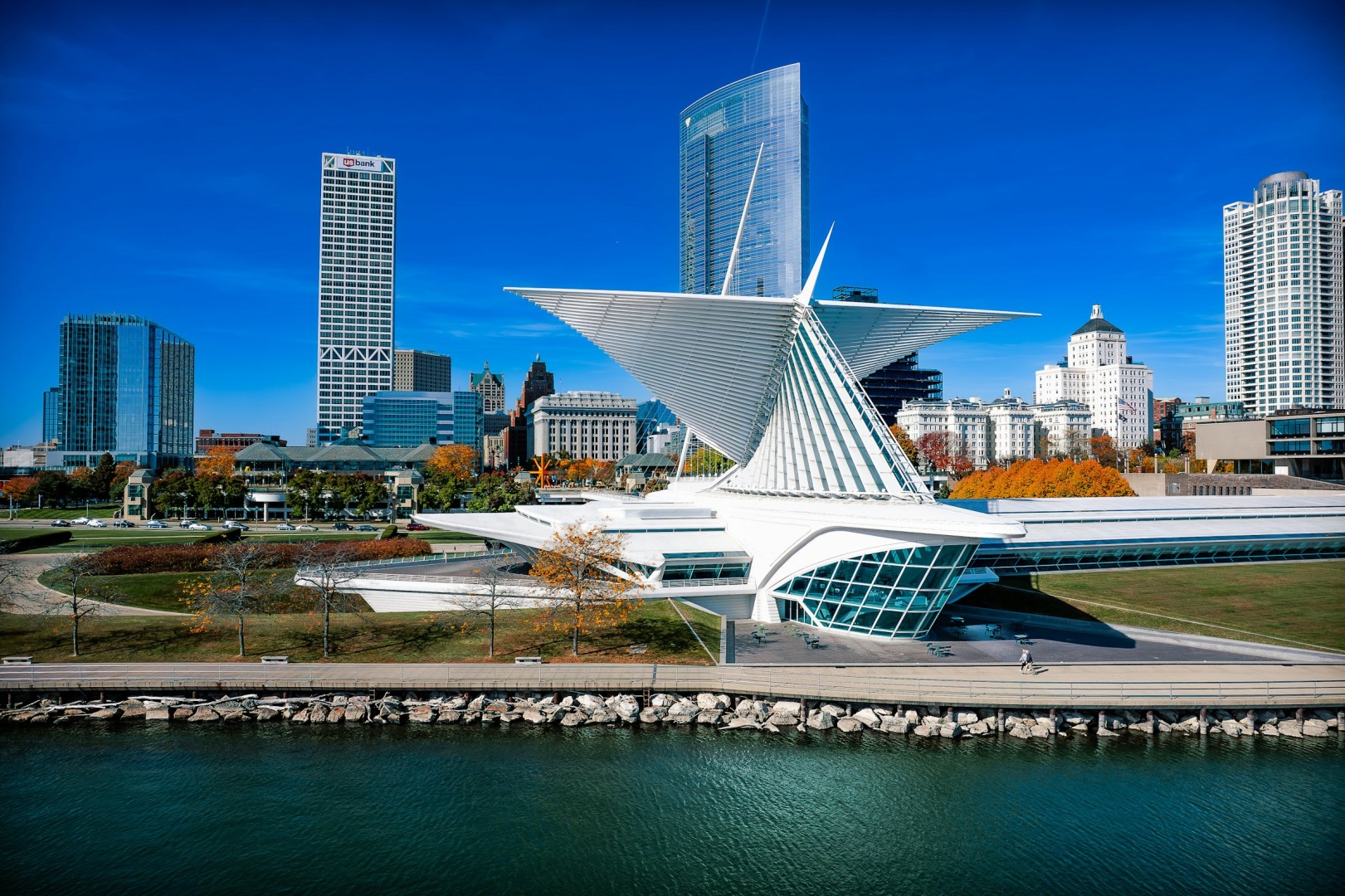Milwaukee Art Museum - Photo Credit: Photo by Federico Ramirez on Unsplash