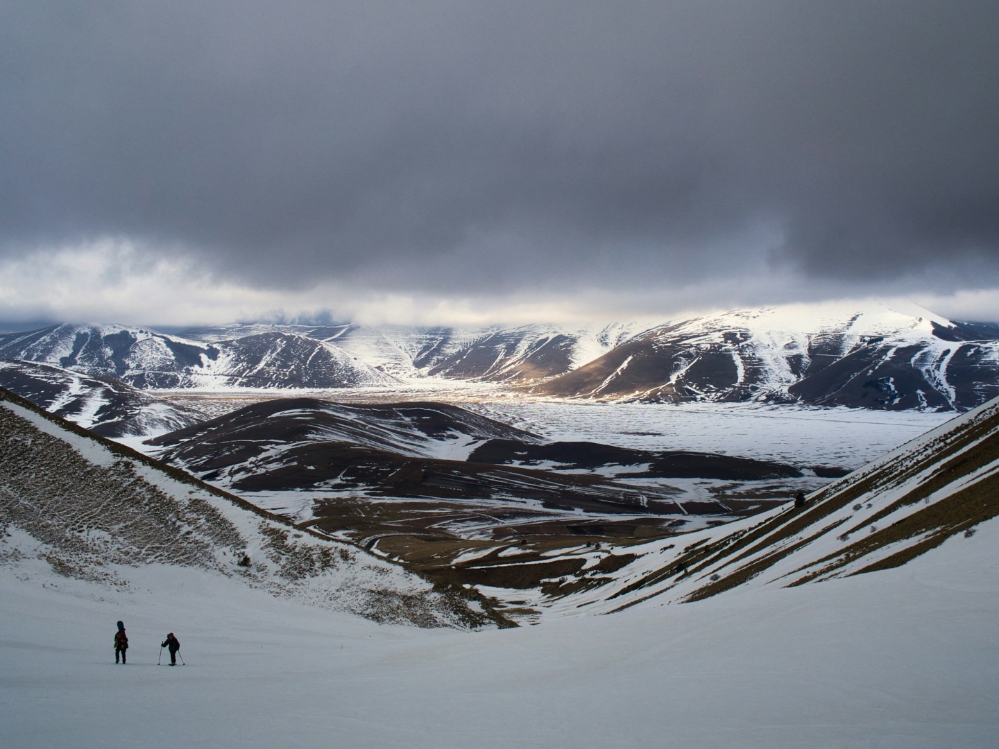 Climbing up to the Monte Vettore - Photo Credit: Photo by Giacomo Berardi on Unsplash