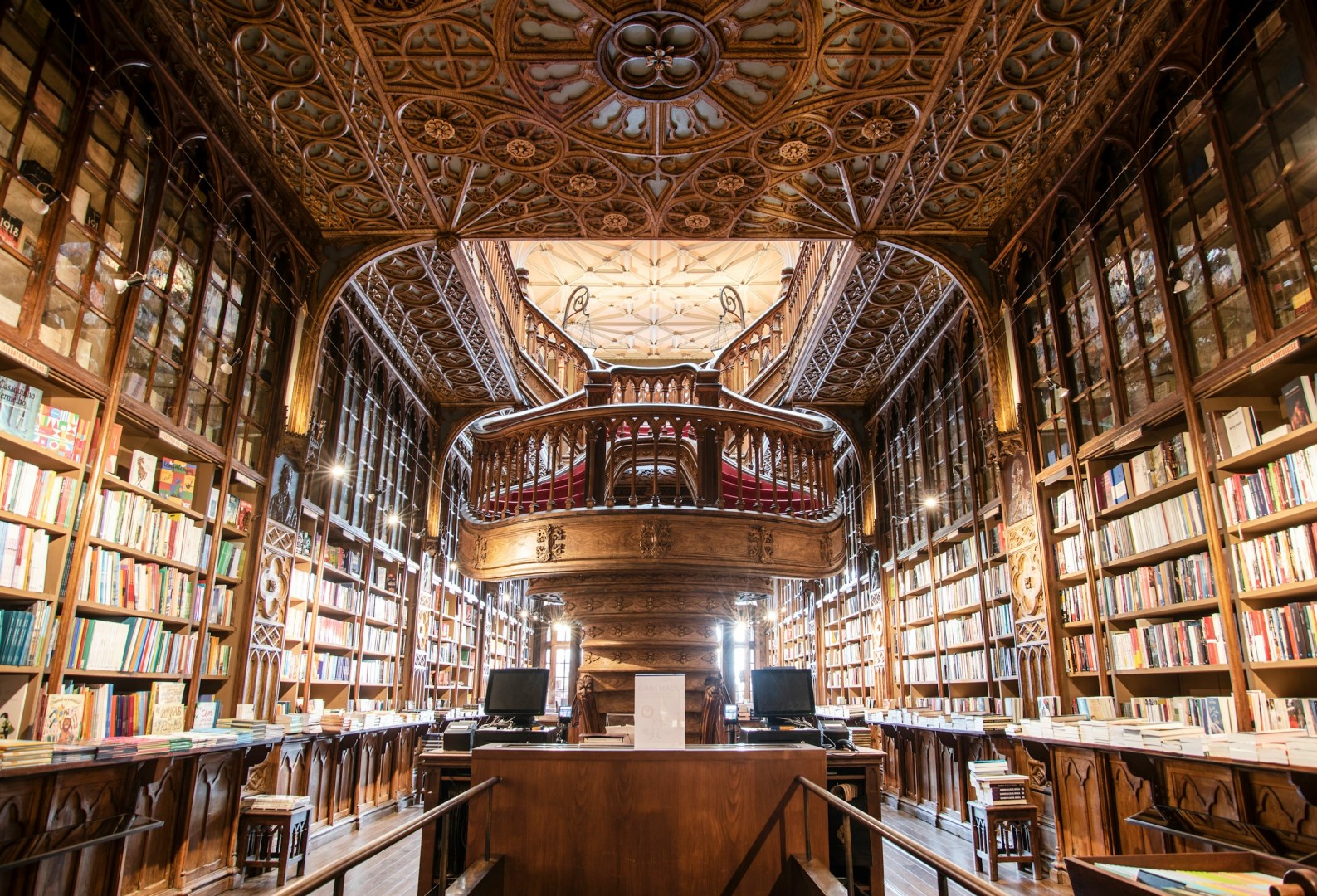 Livraria Lello - Photo Credit: Photo by Ivo Rainha on Unsplash