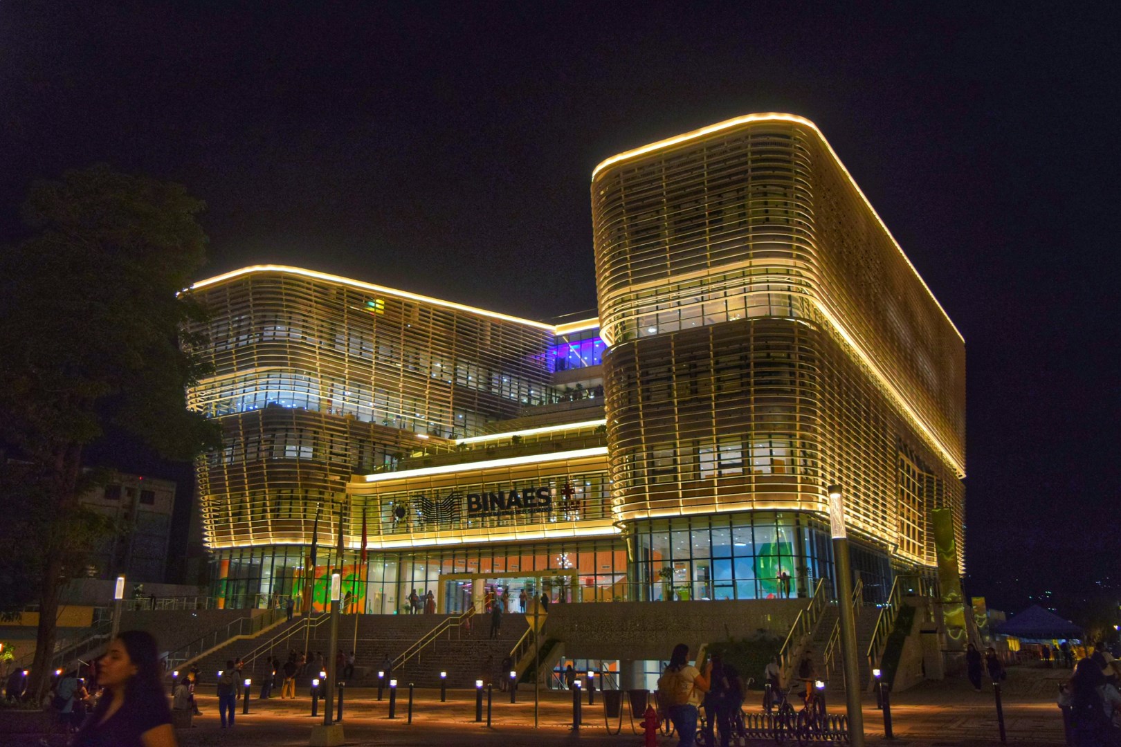 Biblioteca Nacional de El Salvador (BINAES) - Photo Credit: Photo by Luis Rodriguez on Unsplash