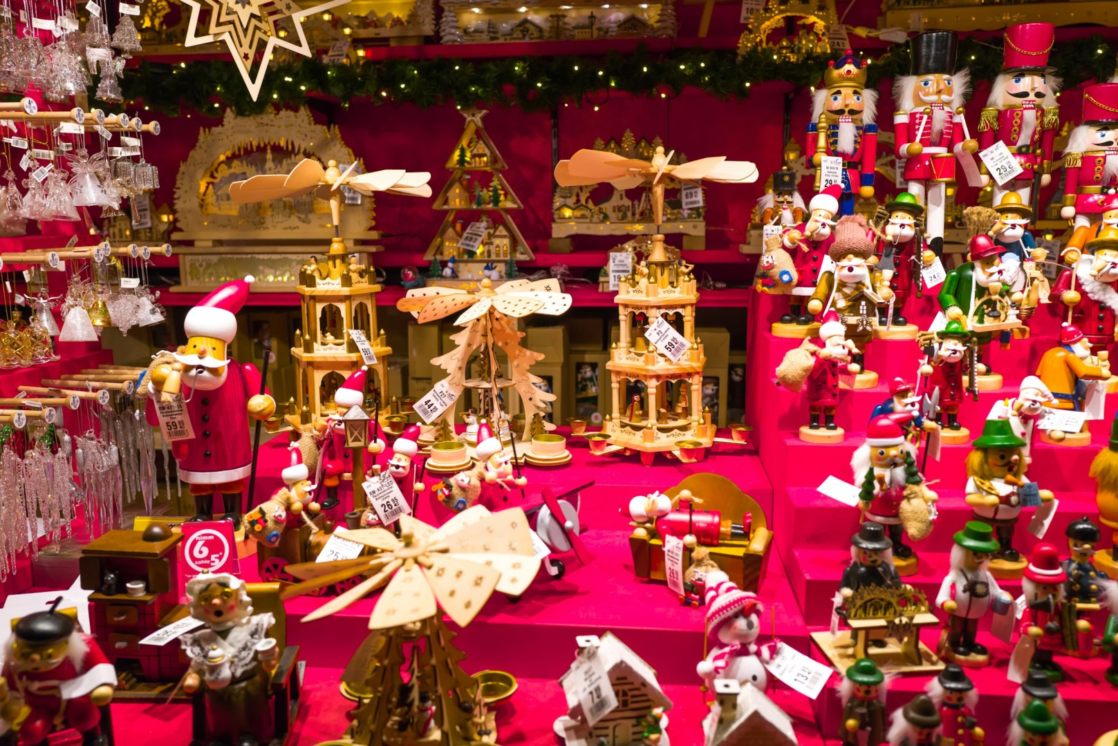 Christmas Market - Photo Credit: Photo by Georg Eiermann on Unsplash