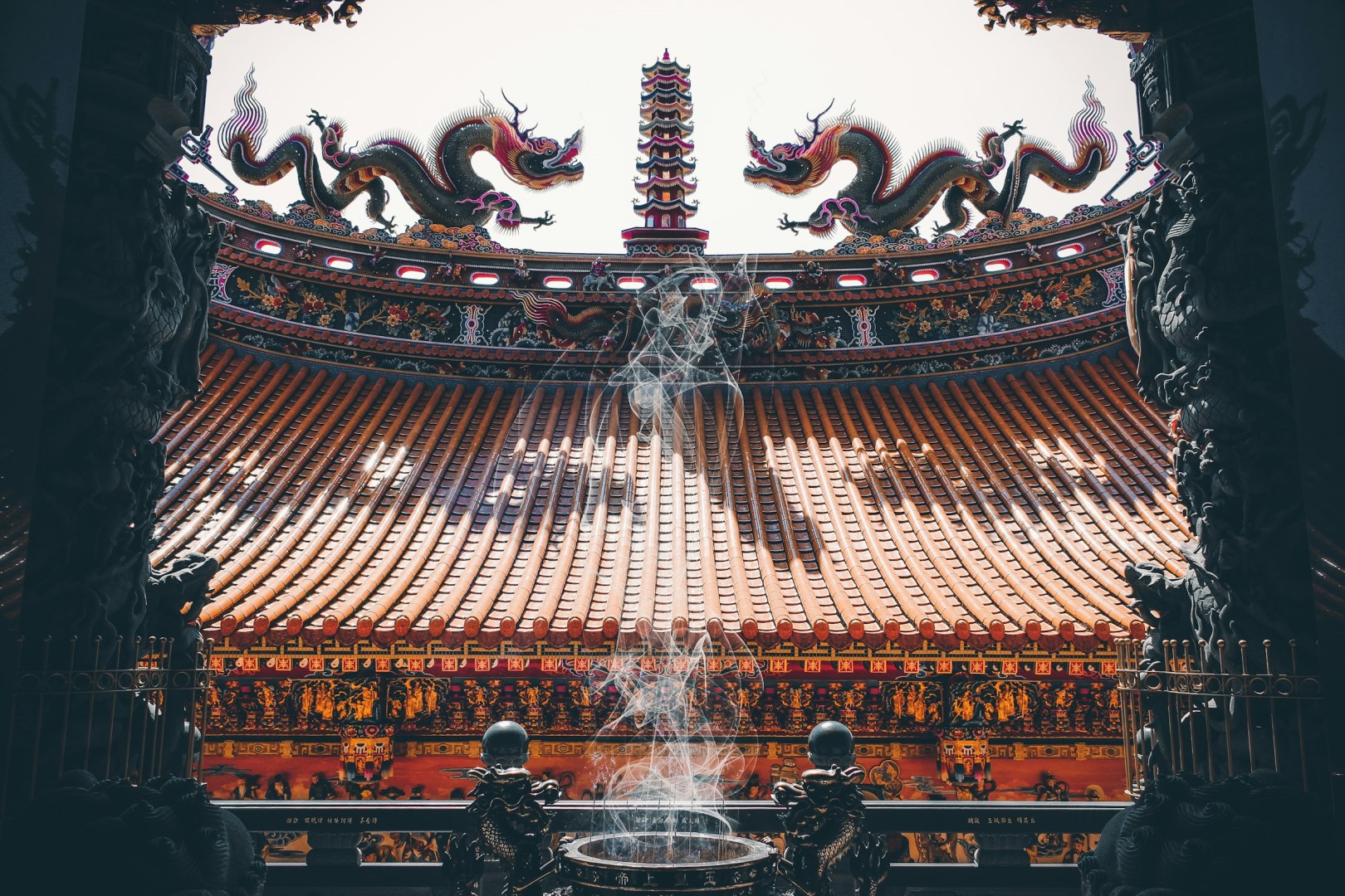 Yonghe Baofu Temple - Photo Credit: Photo by Andrea De Santis on Unsplash