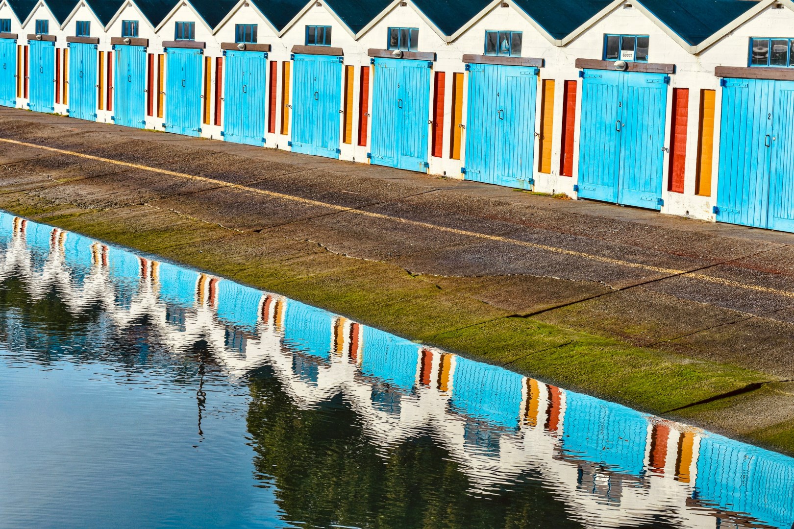 Oriental Bay - Photo Credit: Photo by Sebastian Schuster on Unsplash