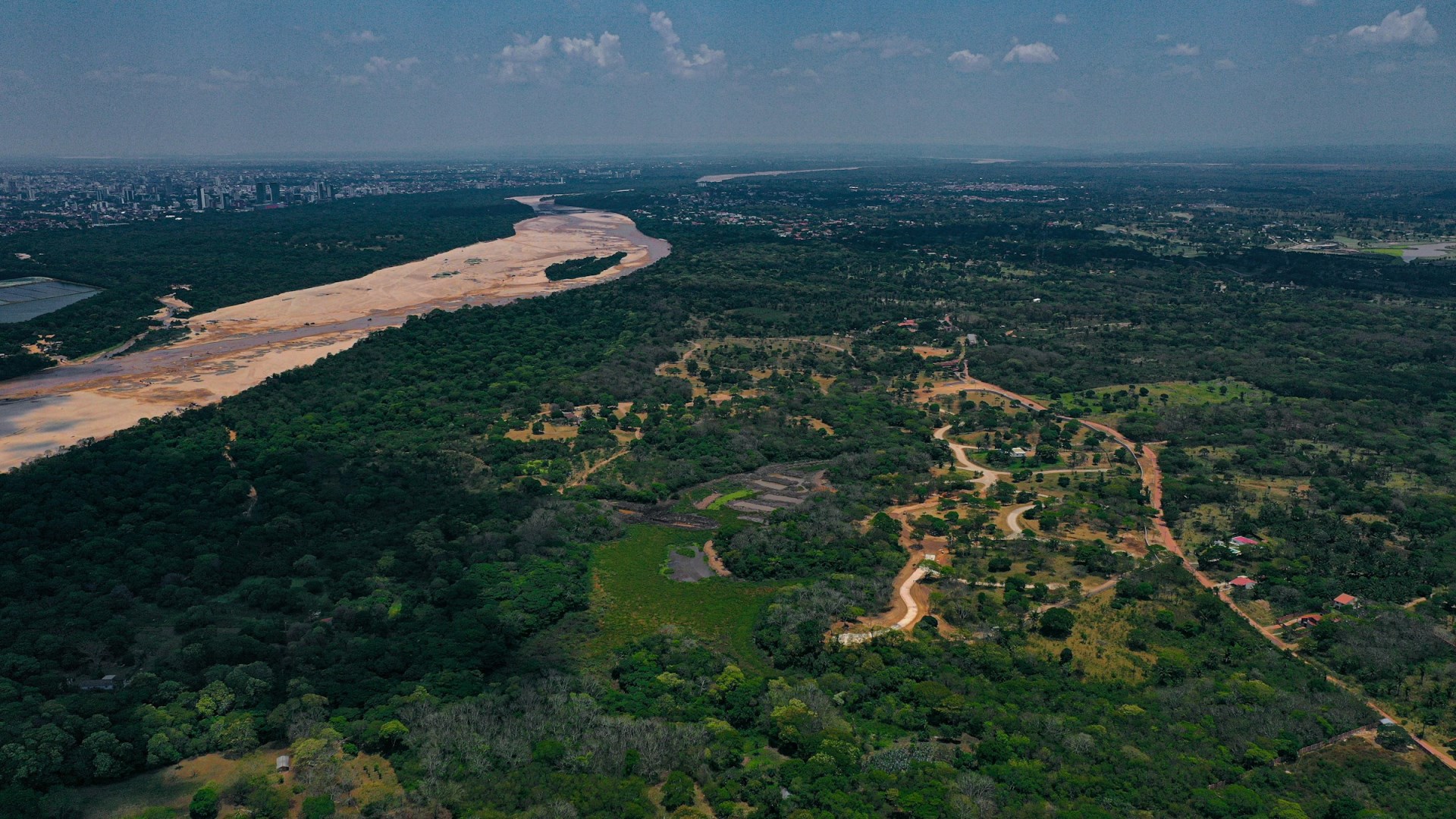 Ruta al río Piraí - Photo Credit: Photo by Manuel Terceros on Unsplash