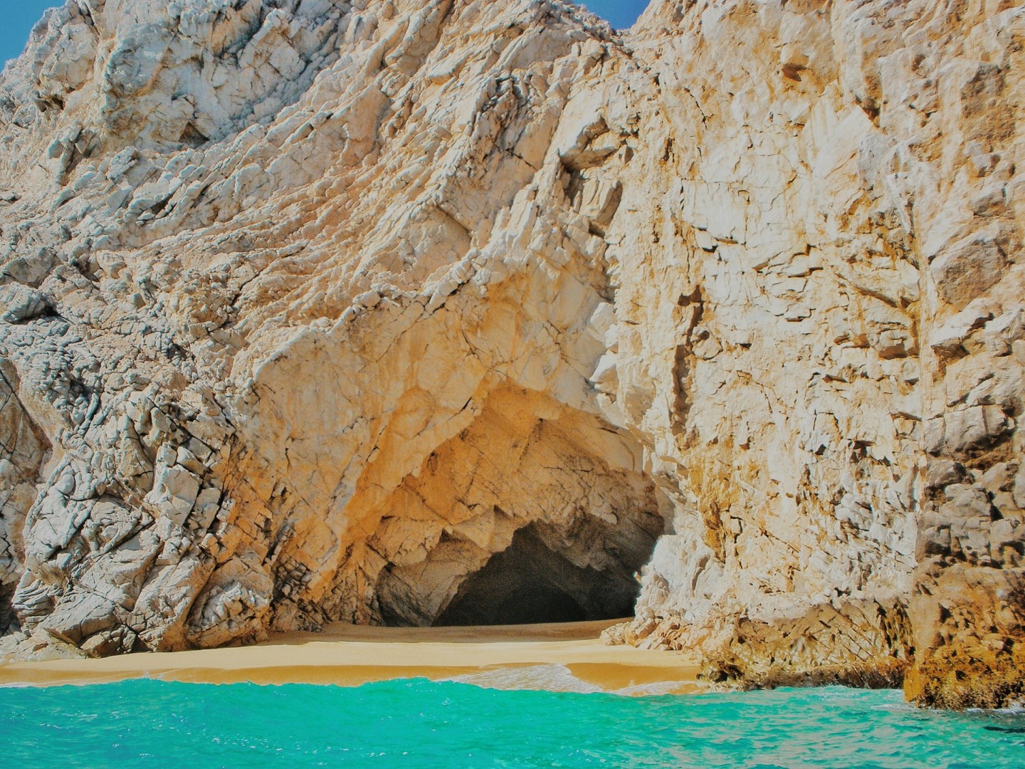 Playa del Amor - Photo Credit: Photo by Ernesto Norman on Unsplash