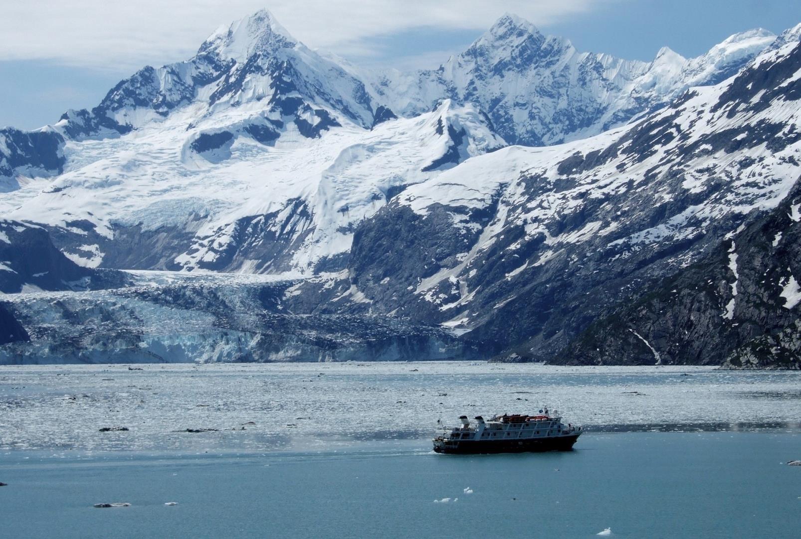 Glacier Bay, Alaska Glacier Bay, Alaska - Photo Credit: skeeze via Pixabay