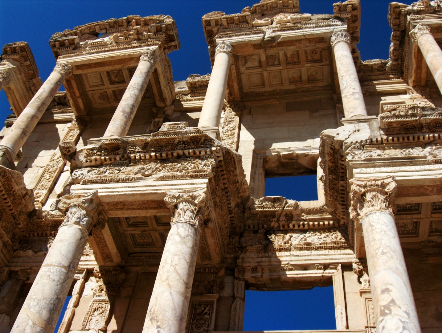 Library of Celso - Photo Credit: Photo by Jennifer Martin on Unsplash