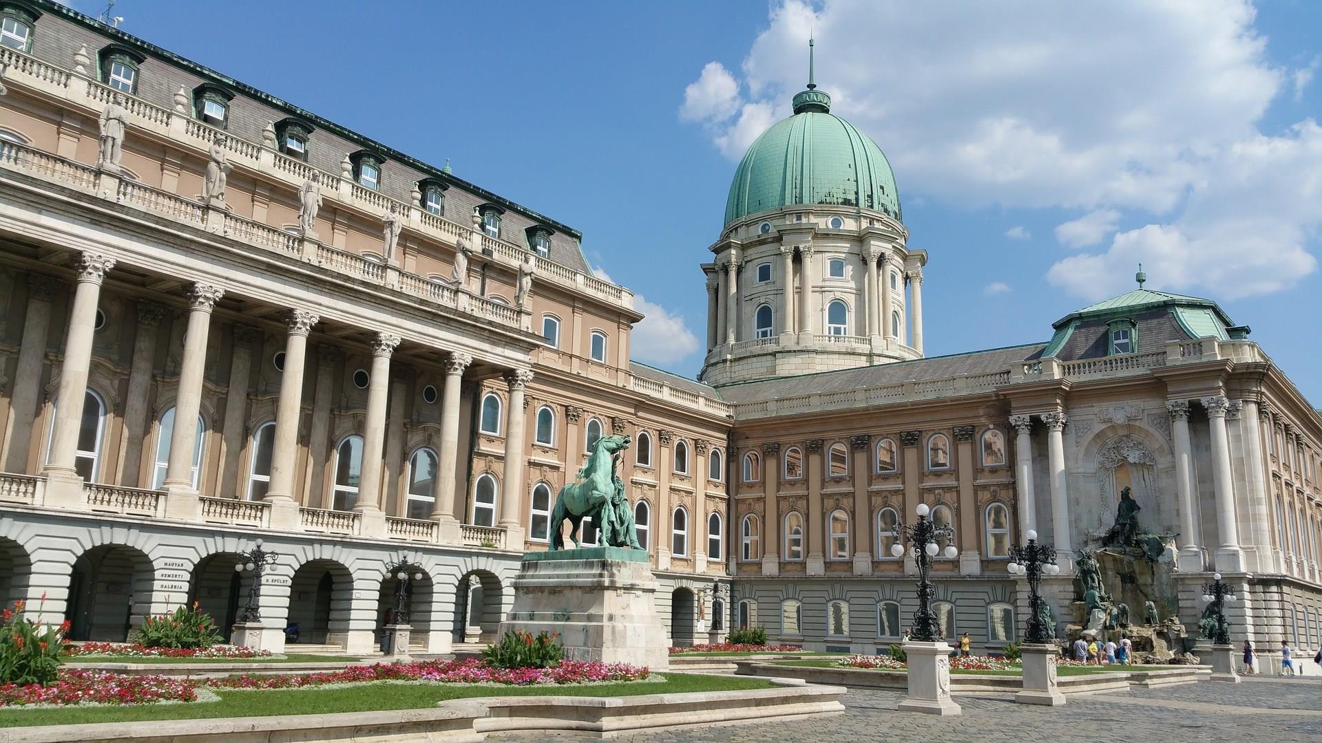 View of Buda Castle entrance and grounds - Photo Credit: Waldo Miguez